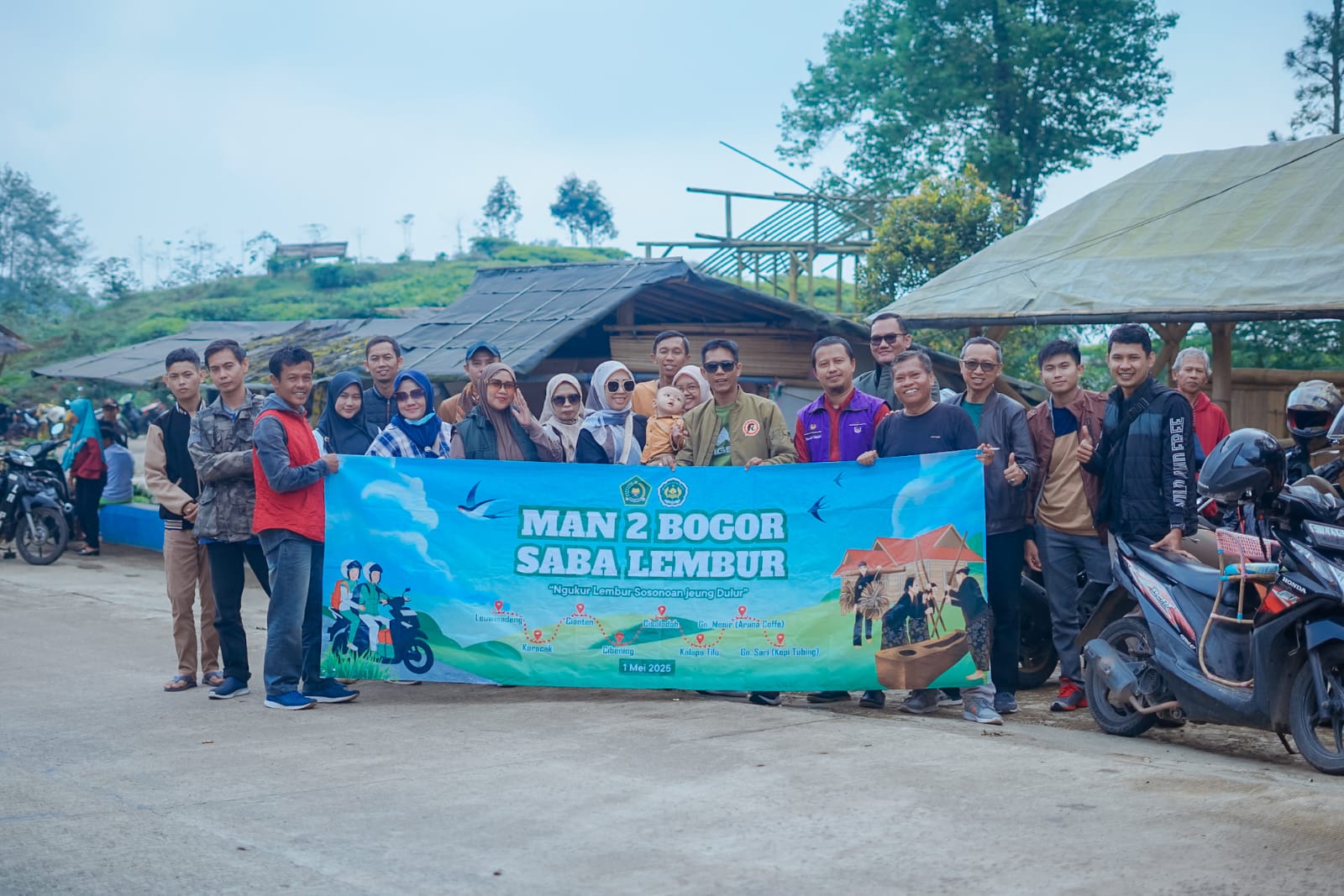 Keluarga Besar MAN 2 Bogor Melaksanakan ``Saba Lembur``