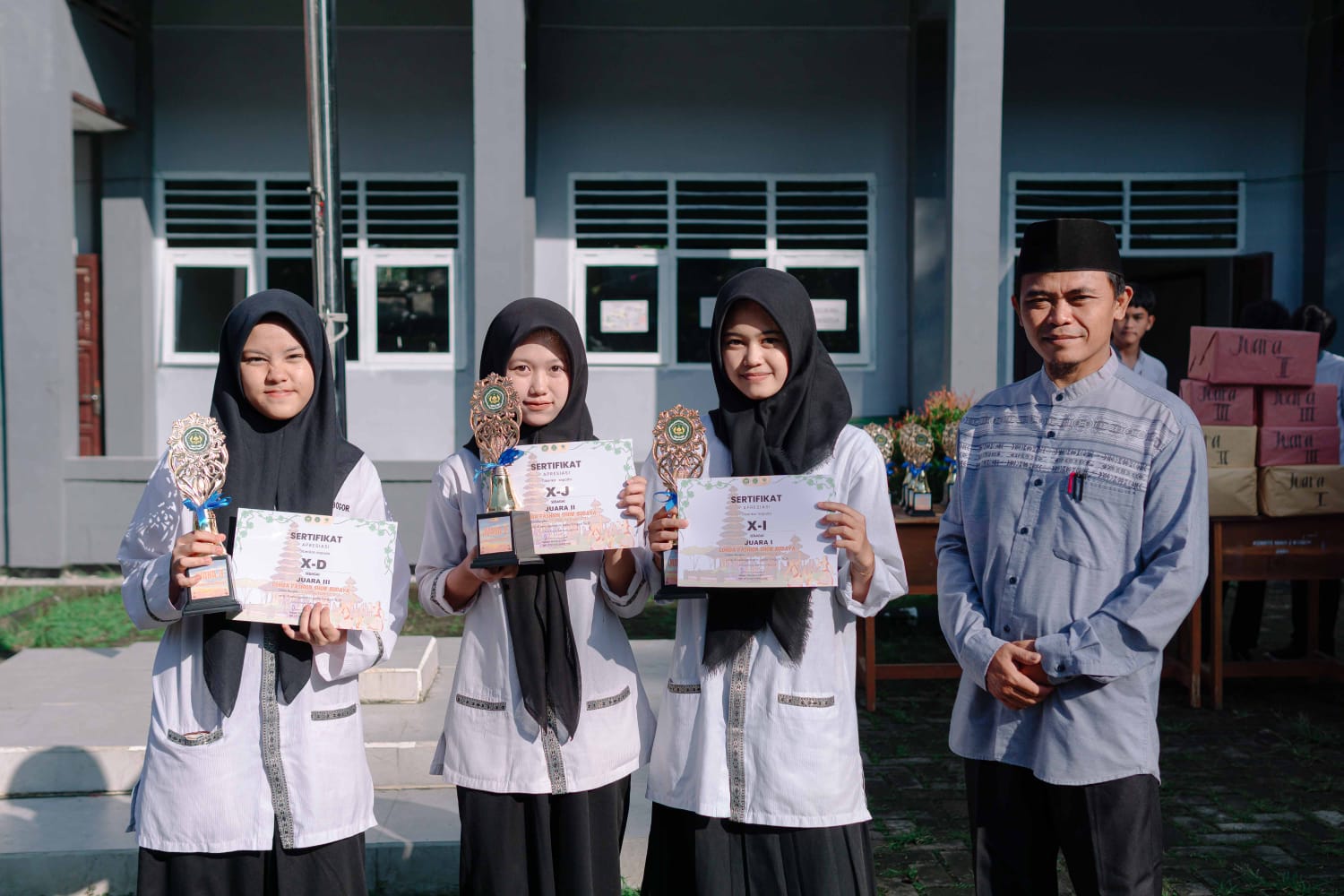 MAN 2 Bogor Laksanakan Pembagian Rapor Semester Genap dan Umumkan Juara Classmeeting
