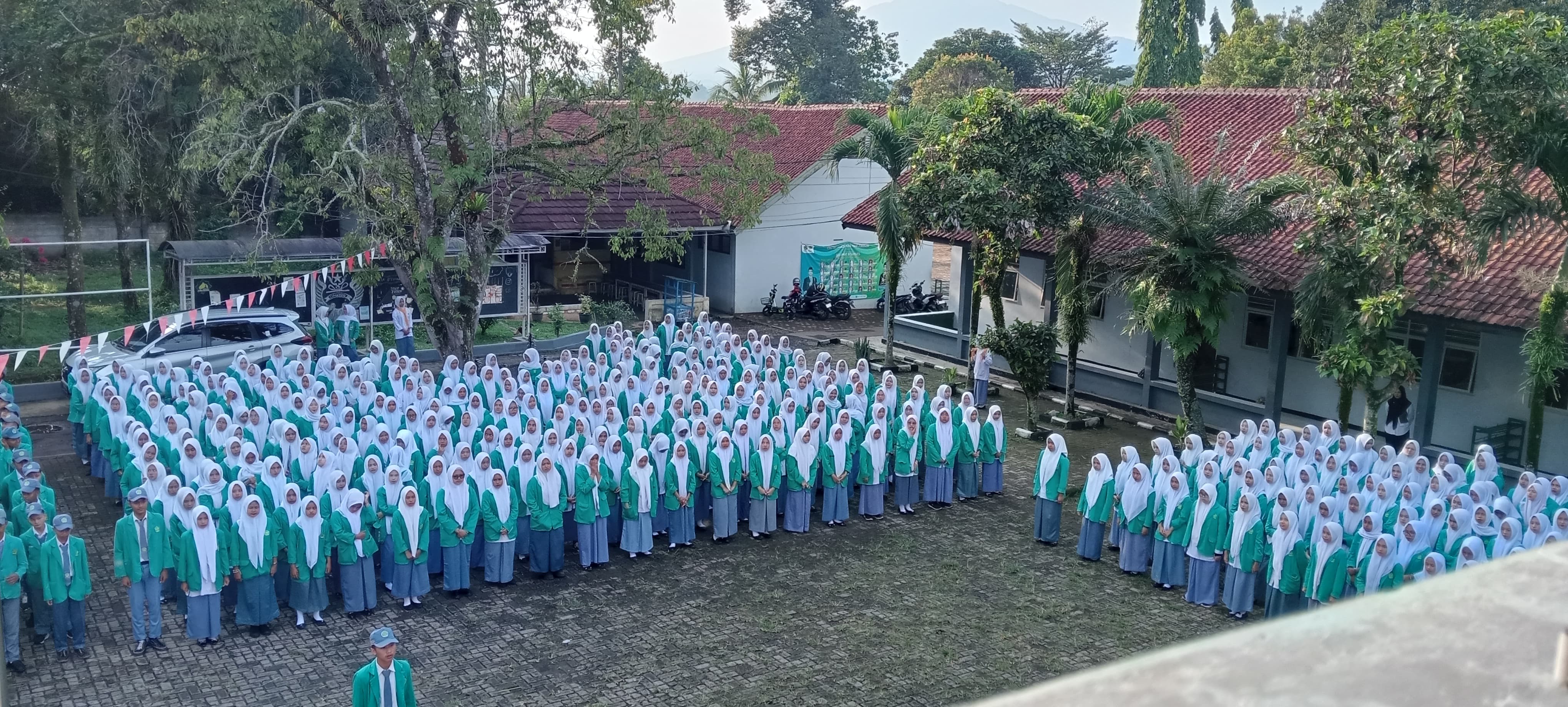 MAN 2 Bogor Laksanakan Upacara Bendera Senin, 8 September 2025: Ilmu Harus Menumbuhkan Rendah Hati