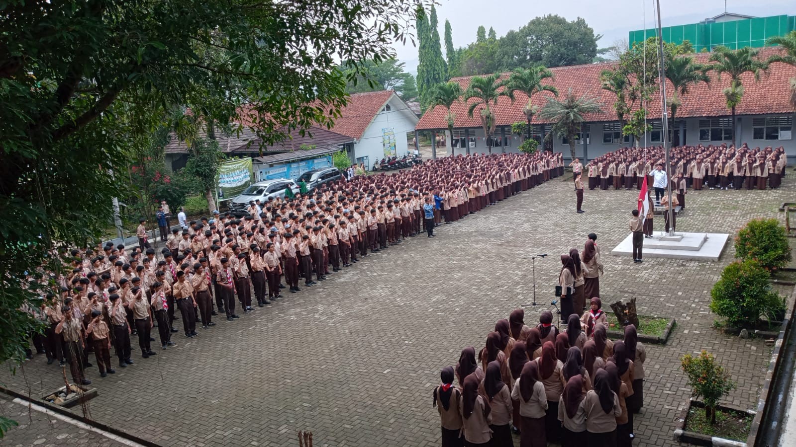 Peringati Hari Kesaktian Pancasila, Keluarga Besar MAN 2 Bogor Teguhkan Komitmen Amalkan Nilai Bangs