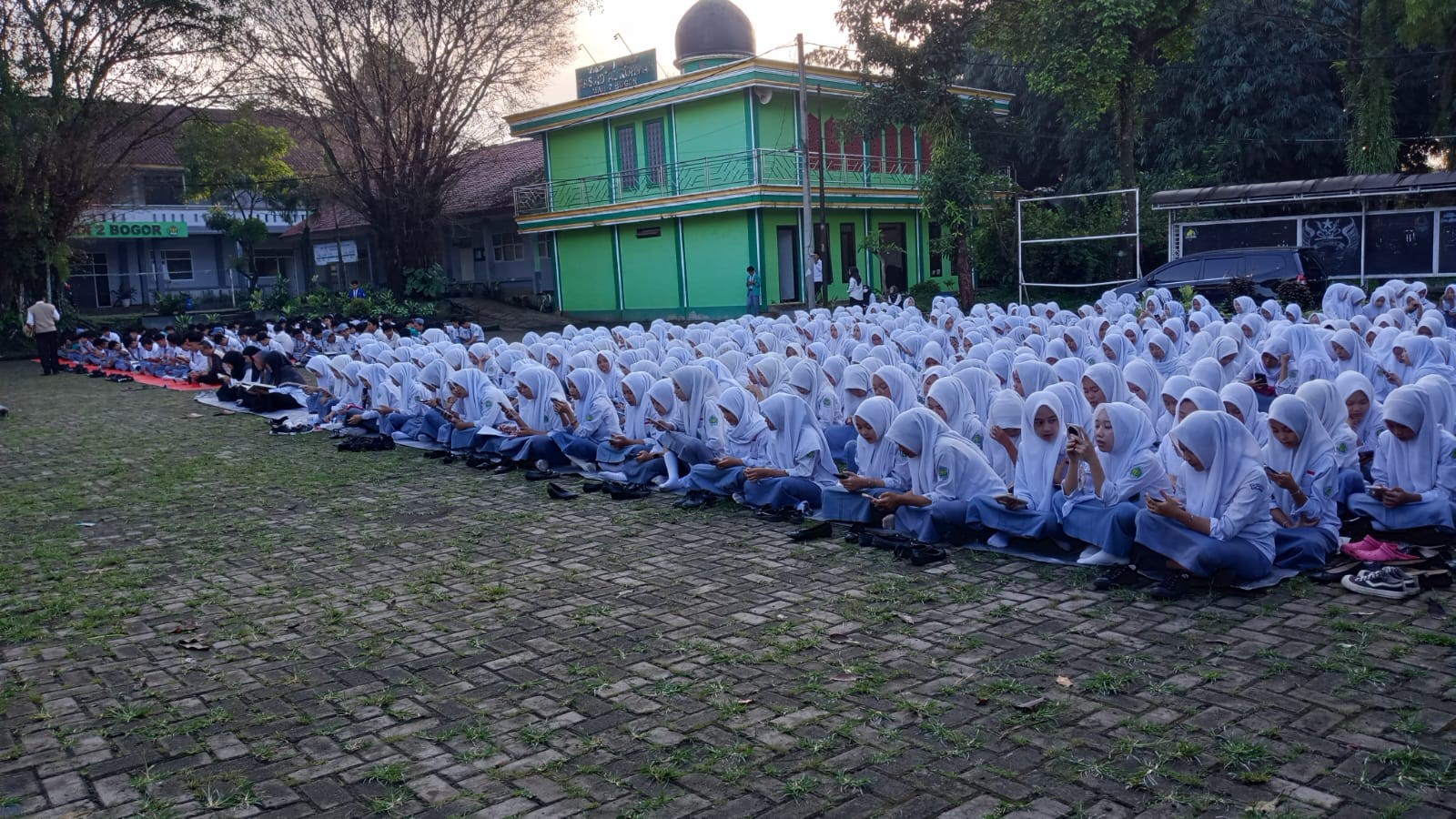 Khataman Al-Qur`an 30 Juz Warnai Selasa Literasi di MAN 2 Bogor