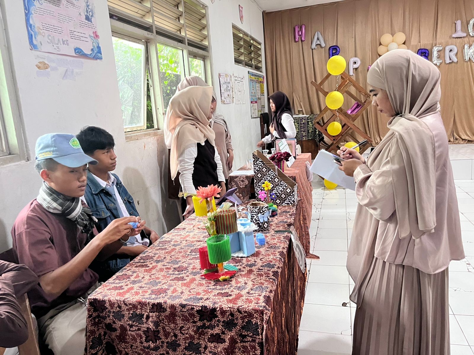 Asah Kreativitas, Siswa MAN 2 Bogor Gelar Pameran Seni Budaya Hasil Karya Mandiri