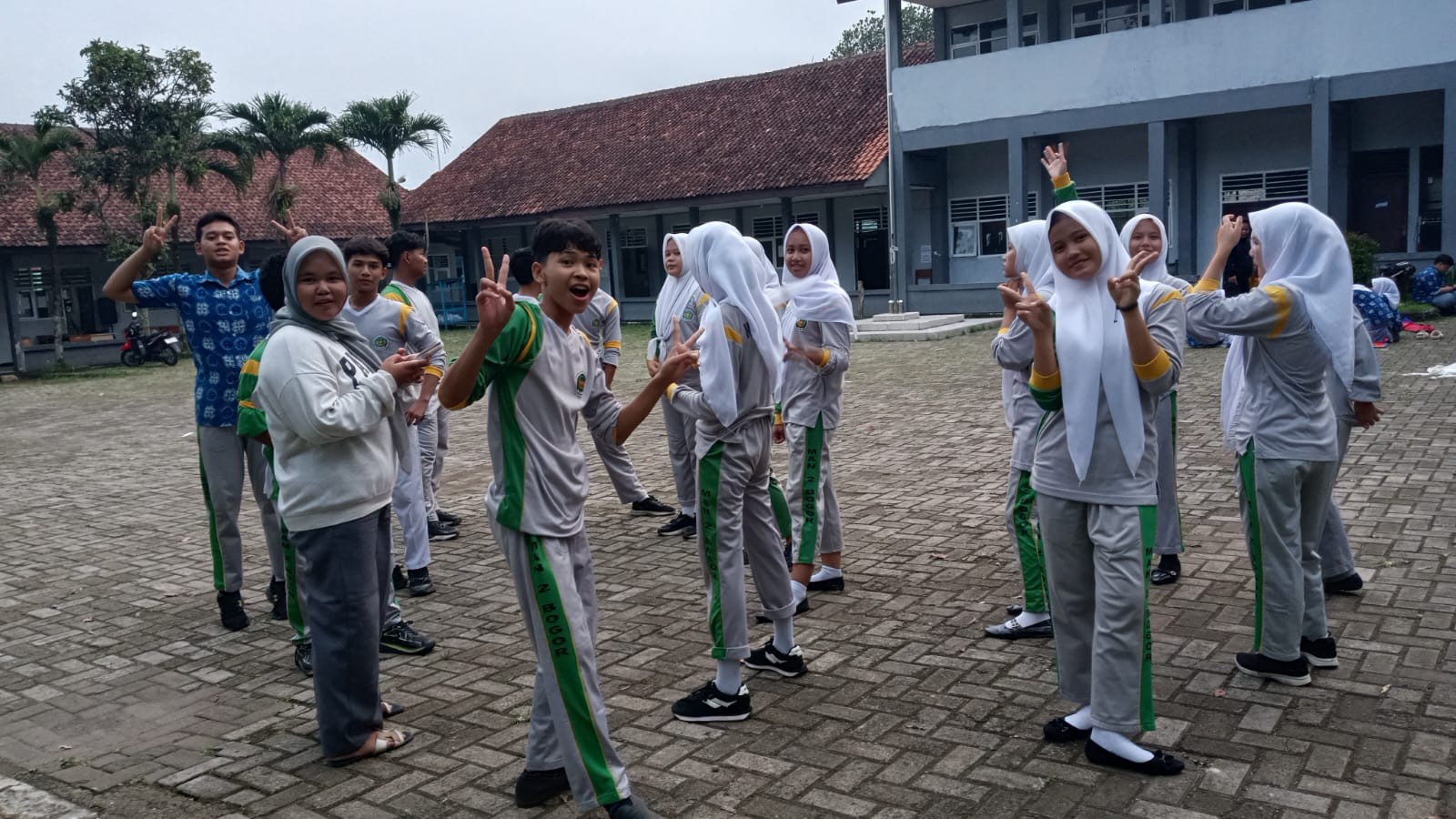 Kedisiplinan Tanpa Henti: Intip Latihan Rutin Satuan Paskibra MAN 2 Bogor