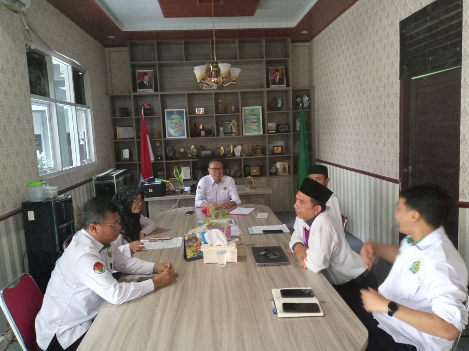 Sinergi Pimpinan: Kepala MAN 2 Bogor Gelar Brifing Strategis Bahas Agenda Kegiatan Mendatang