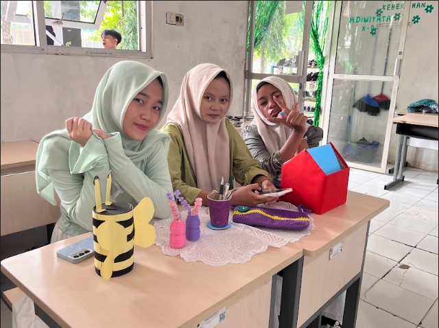 Siswa MAN 2 Bogor Sulap Limbah Jadi Karya Seni: Langkah Nyata Pelestarian Lingkungan