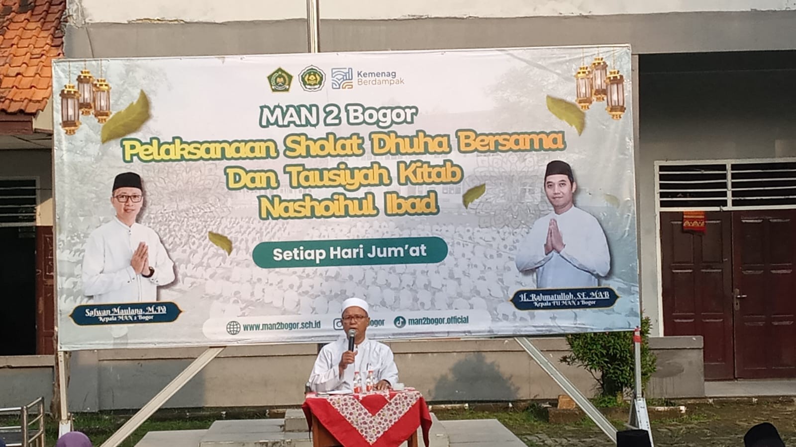 Cahaya Ilmu di Lapangan Madrasah: Menguatkan Karakter Siswa Lewat Tausiyah Pagi