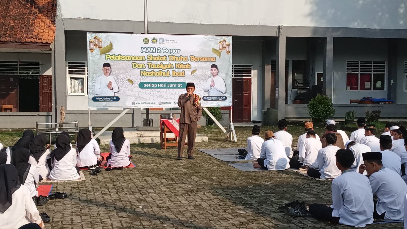 Melalui Himbauan Pagi, Waka Kesiswaan Ajak Siswa Tingkatkan Disiplin dan Etika