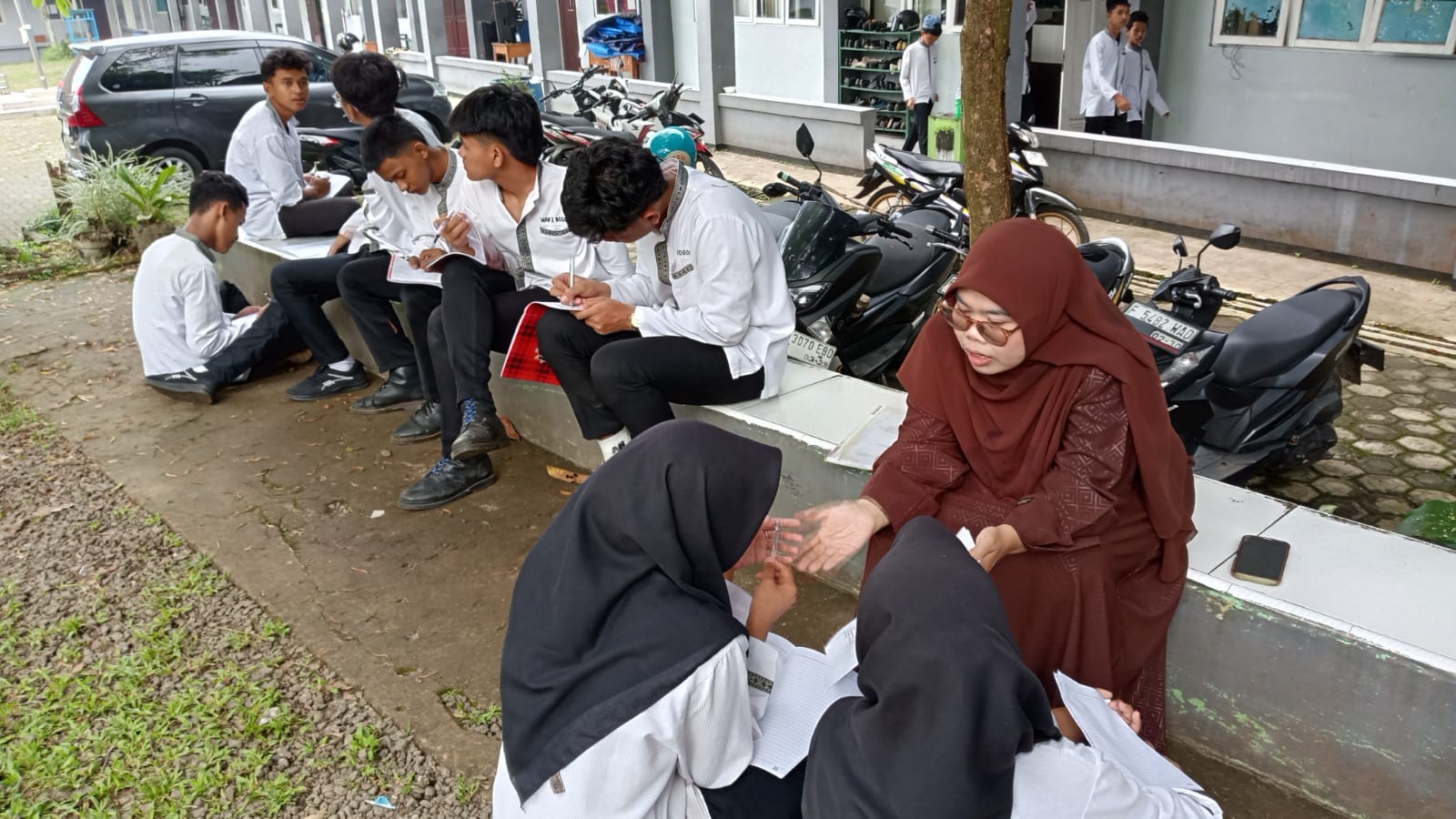 Menggapai Masa Depan: Siswa Berimajinasi Menentukan Arah Tujuan Kehidupan
