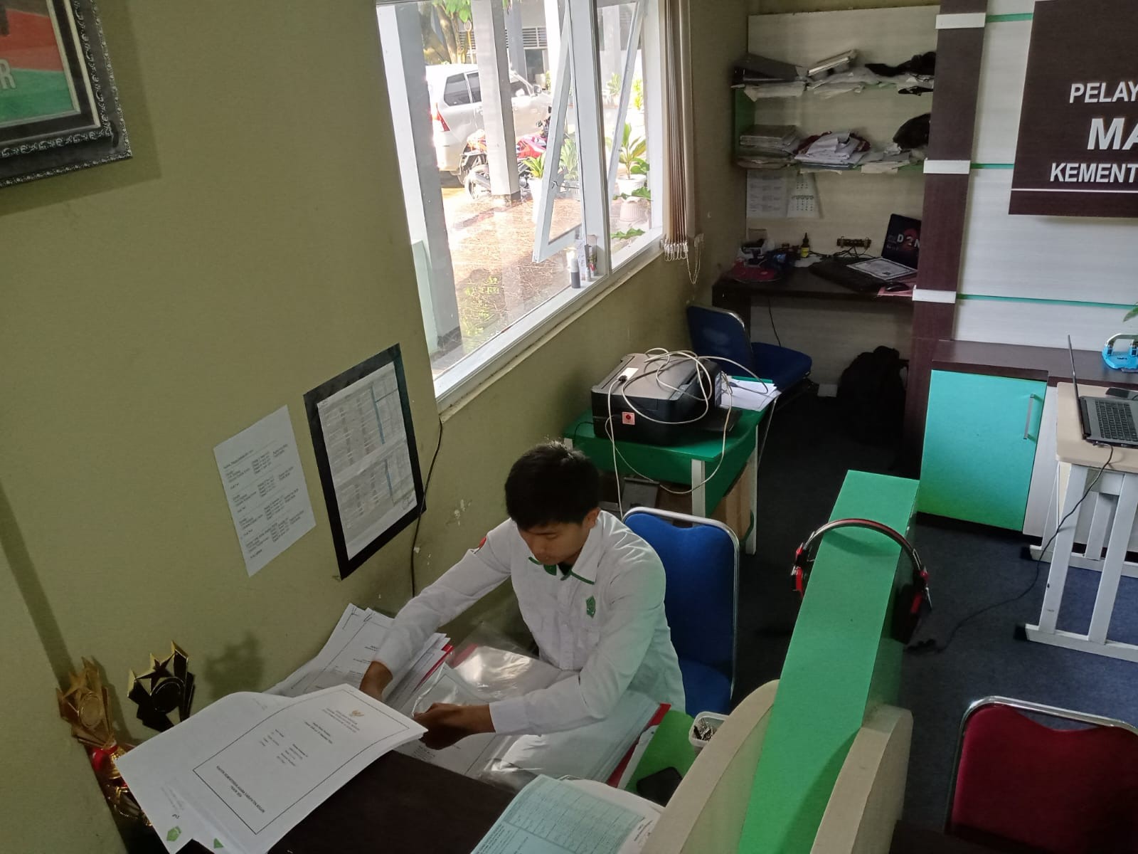 Merapihkan Arsip SKP, Upaya Menjaga Tertib Administrasi di MAN 2 Bogor