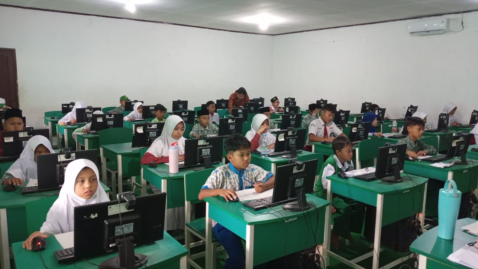 Pelaksanaan OMI Tingkat SD/MI Sesi Ke-4 di MAN 2 Bogor Berjalan Lancar