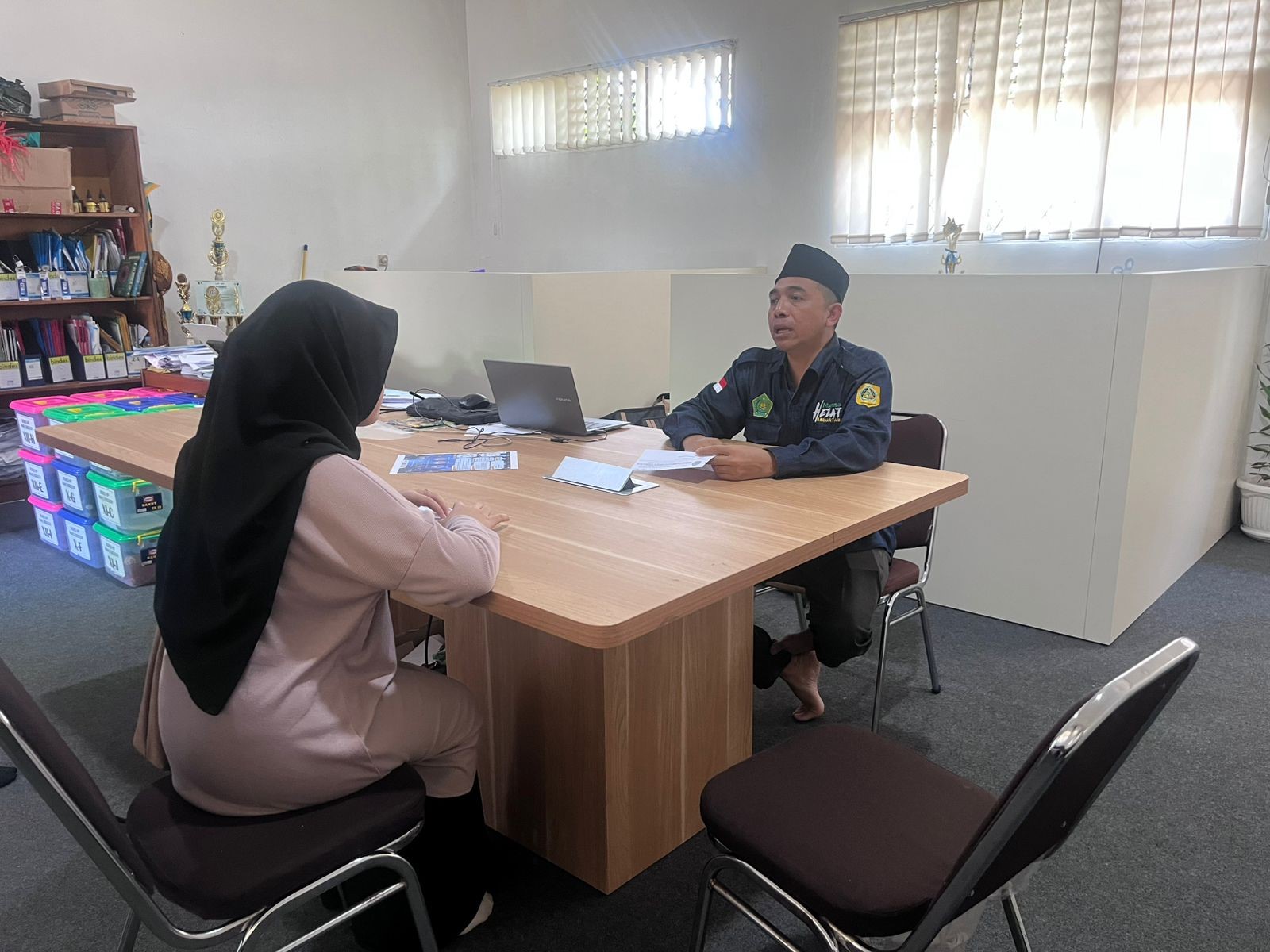 Kunjungan Mahasiswa UIKA untuk Penelitian Skripsi di MAN 2 Bogor