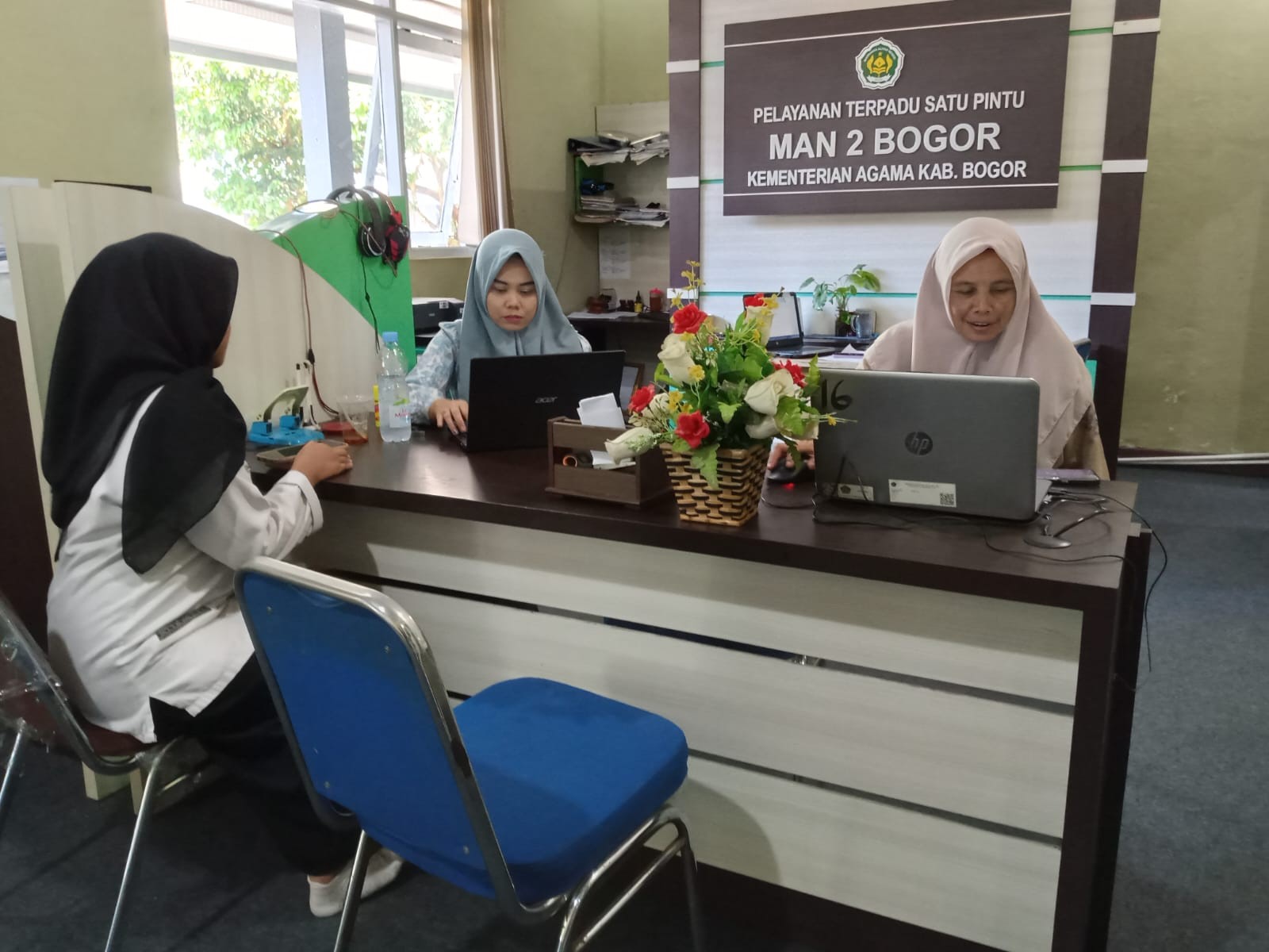 Sinergi Guru BK MAN 2 Bogor Dampingi Siswa Lulus SPAN-PTKIN dalam Proses Daftar Ulang