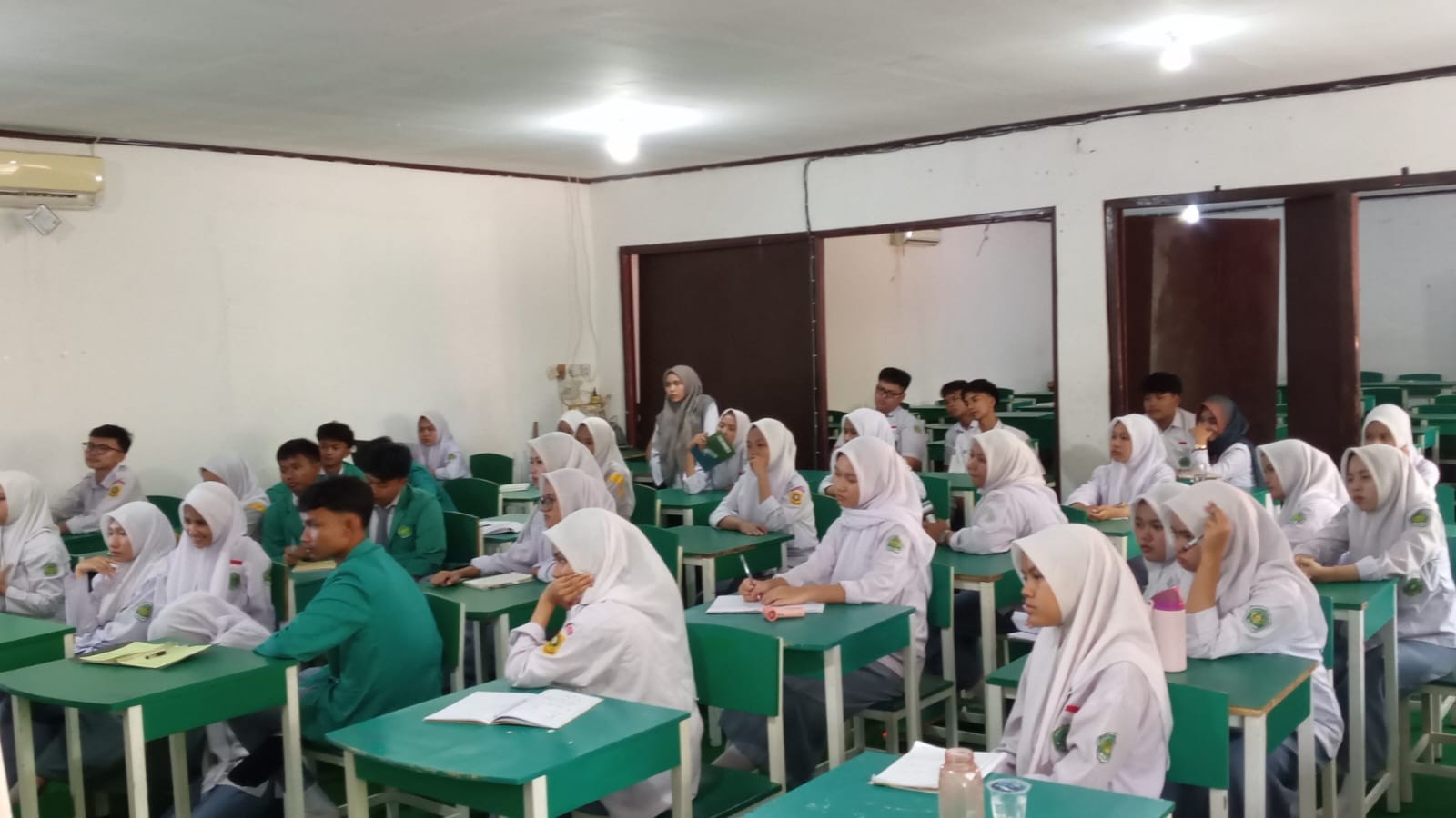 Sosialisasi Kampus: Mahasiswa IPB University Berbagi Informasi Beasiswa 