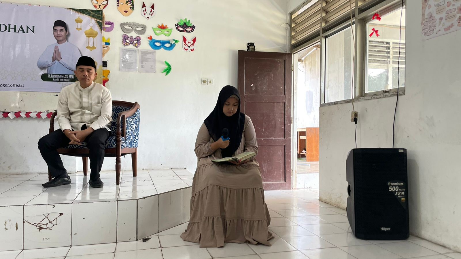 Pembacaan Ayat Suci Al-Qur`an oleh Siswa dalam Pembukaan Kegiatan Pesantren Ramadhan