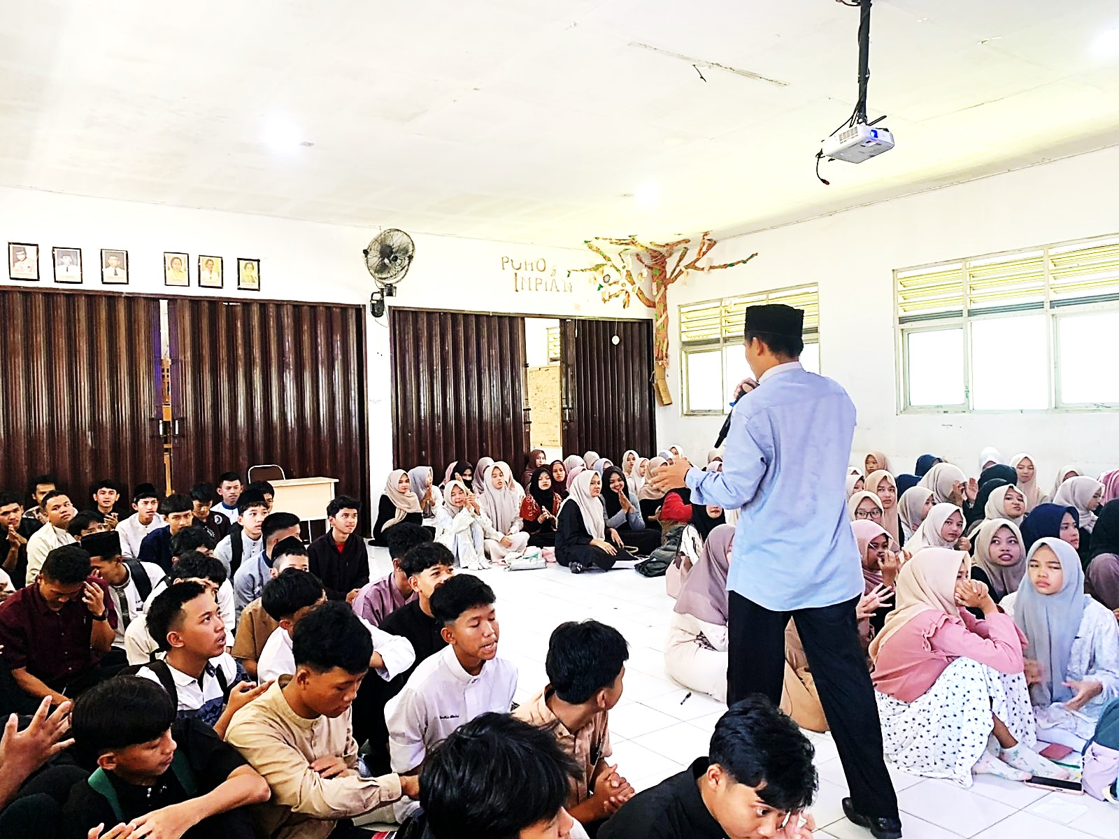 Waka Kesiswaan Berikan Refleksi dan Motivasi pada Peserta Pesantren Ramadhan