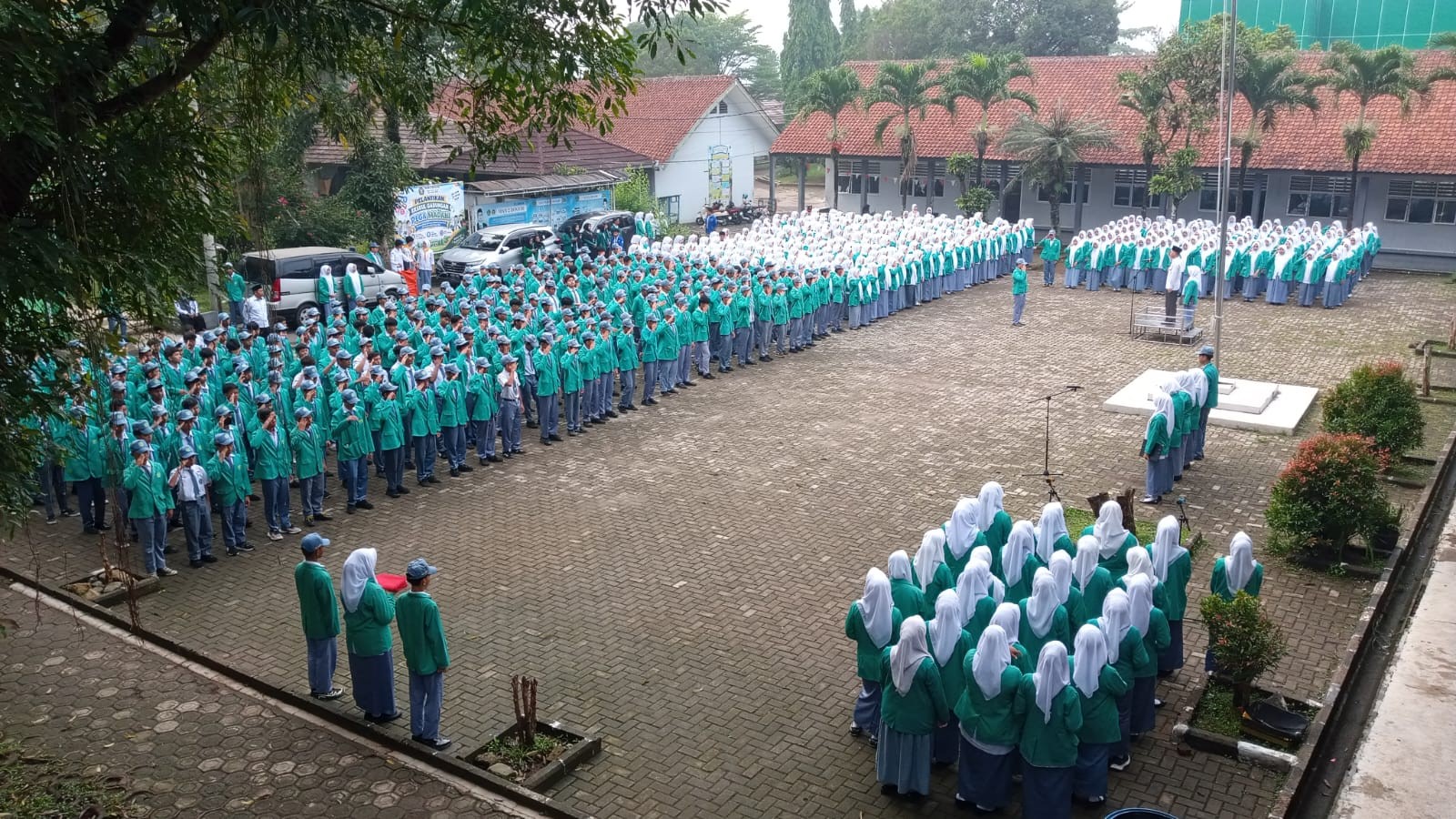 Madrasah Gelar Upacara Bendera Mingguan, Perkuat Kedisiplinan dan Jiwa Nasionalisme Siswa