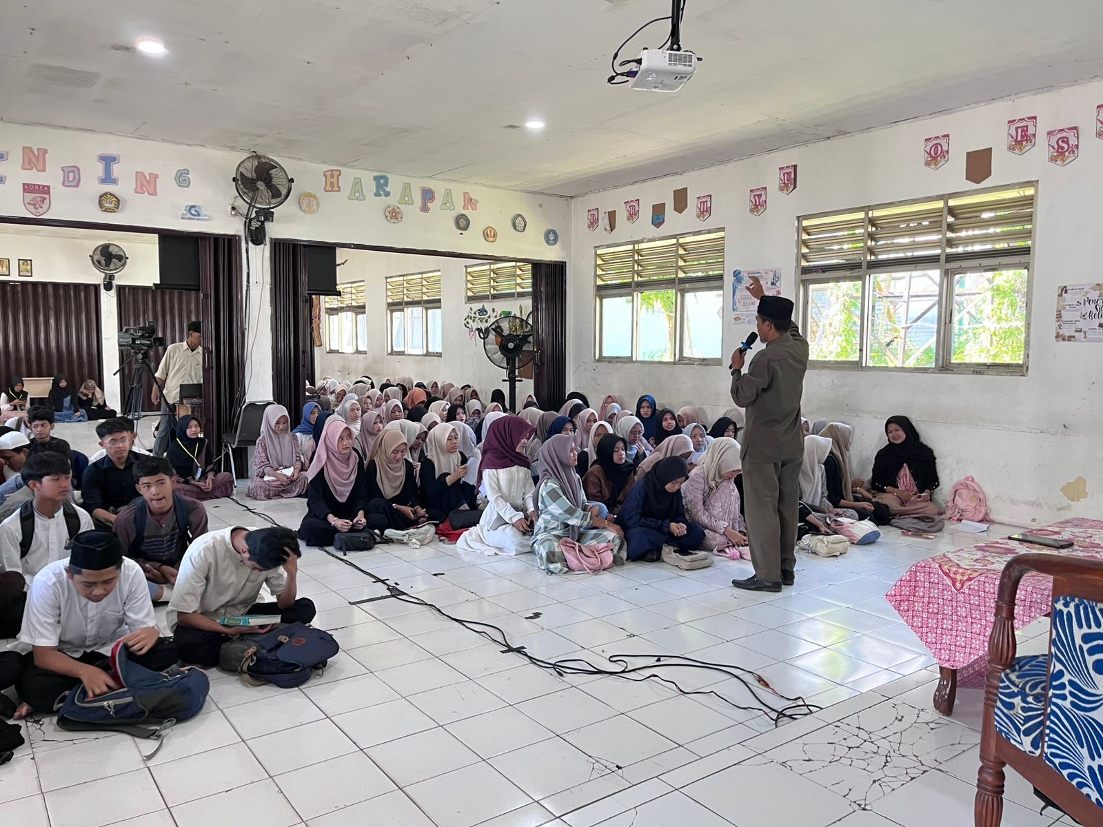 Waka Kesiswaan MAN 2 Bogor sampaikan Motivasi dan Refleksi sebelum Acara Penutupan Pesantren Ramadha