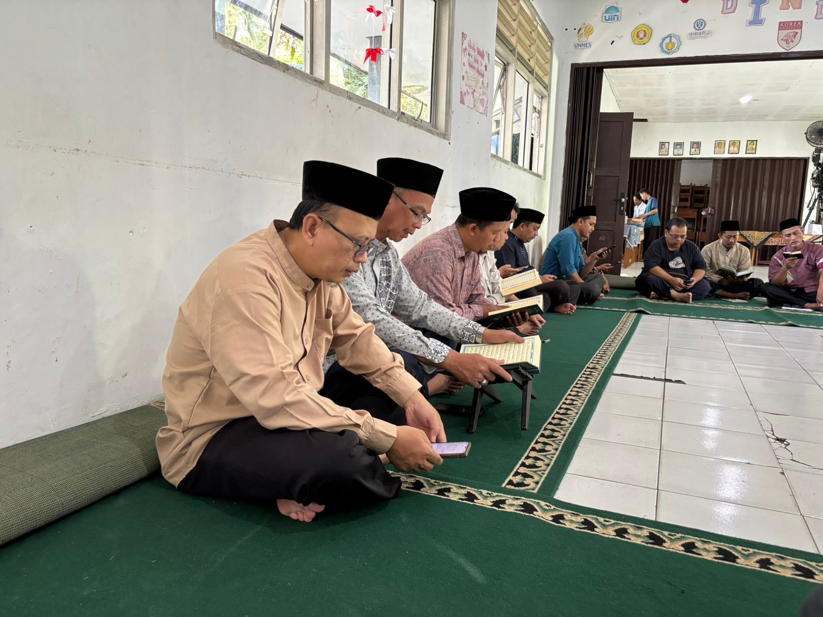 Awali Kegiatan Bukber Guru dan TU MAN 2 Bogor dengan Tadarus Bersama