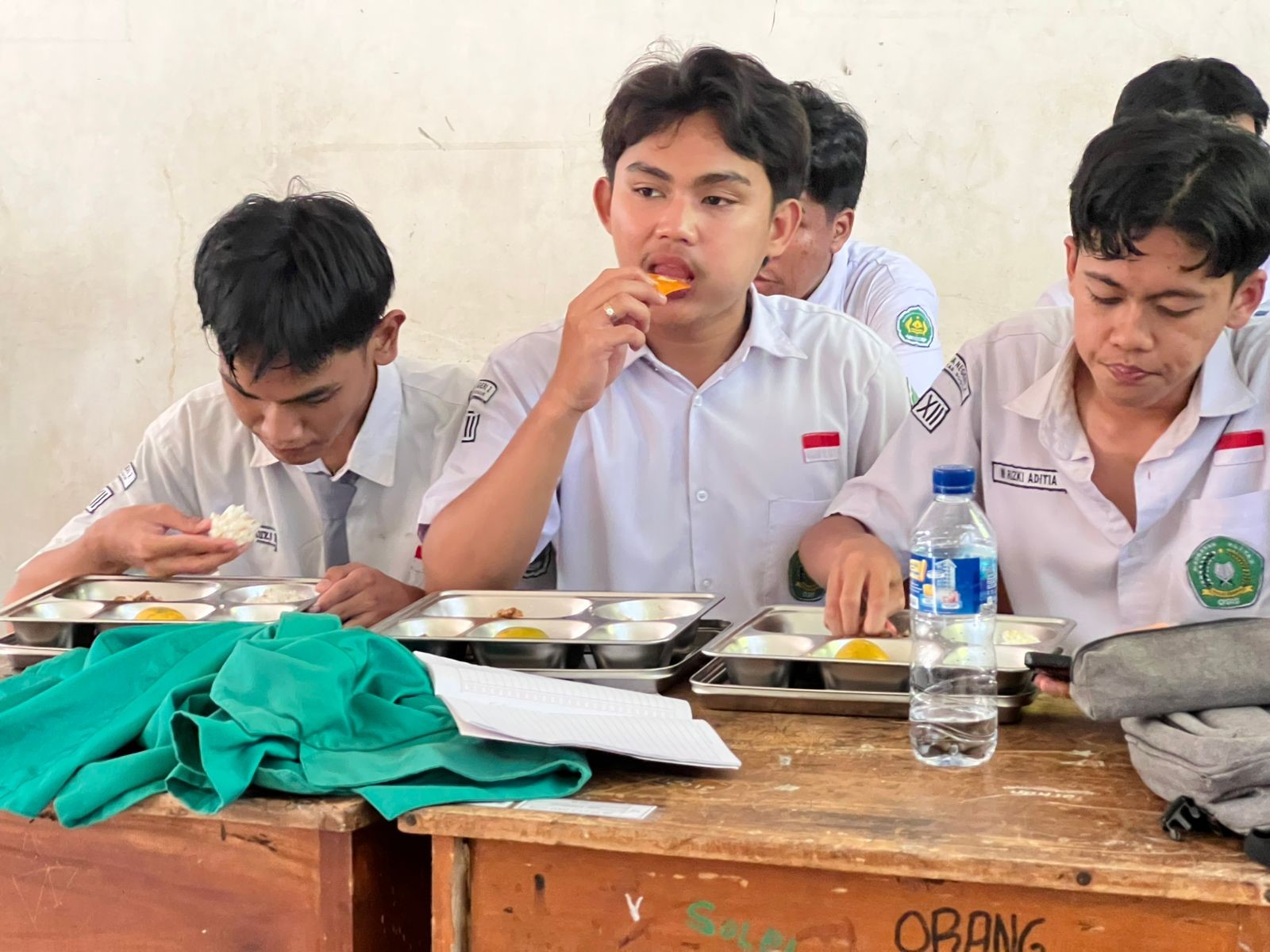 Optimalisasi Asupan Nutrisi Siswa Melalui Program Makan Siang Sehat Terintegrasi