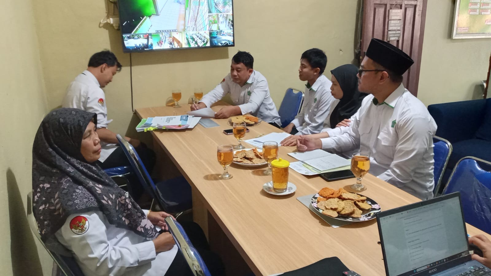 Sambut Tahun Ajaran Baru, Kepala TU Pimpin Rapat Intensif Pemantapan SOP Pegawai