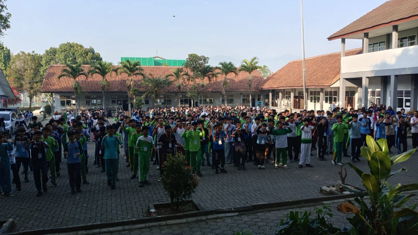 Bakar Semangat di Hari Terakhir MATAMUDA, Ratusan Siswa Baru senam pagi