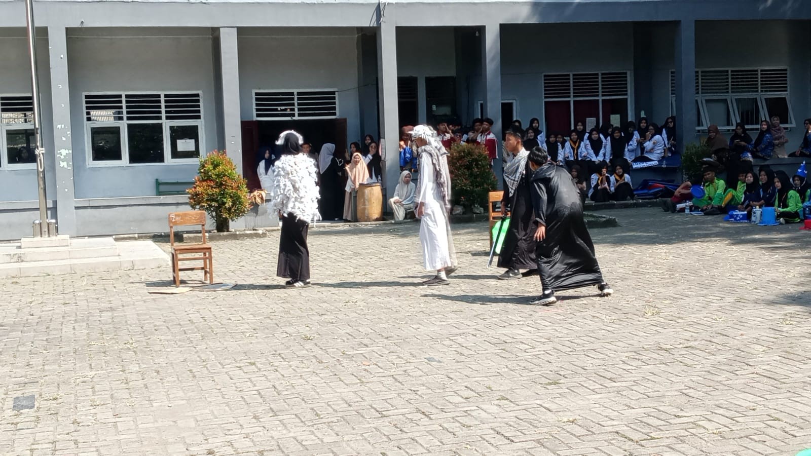 Penampilan Memukau Ekstrakurikuler Rohis Warnai Lapangan Upacara