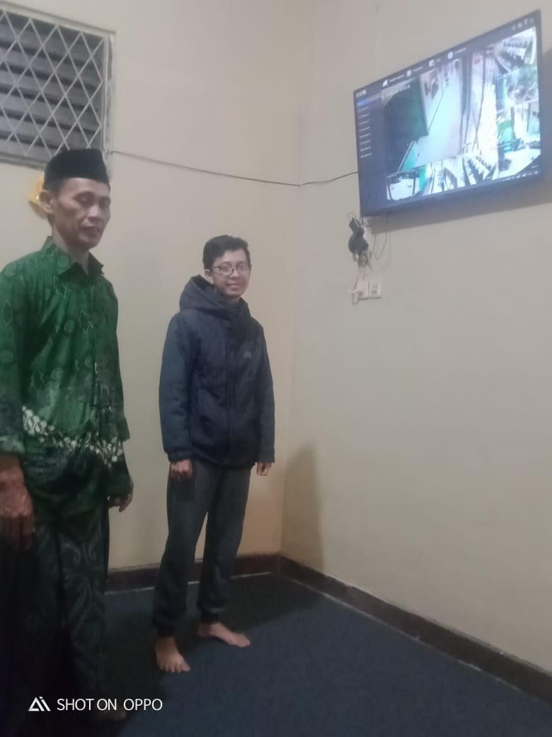 Teknisi WiFi Melakukan Perbaikan Jaringan dan Optimalisasi Sistem CCTV di MAN 2 Bogor