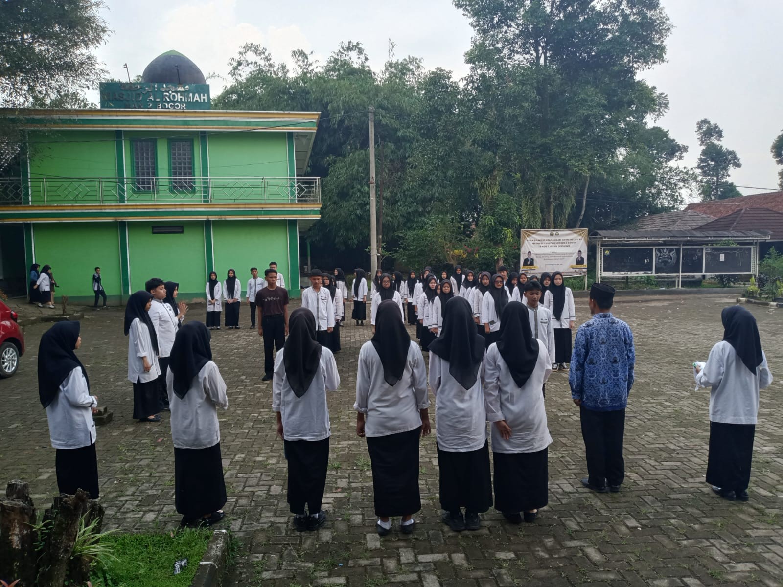 Dari Latihan ke Pengabdian: PMR Raih PDH sebagai Tanda Resmi Keanggotaan