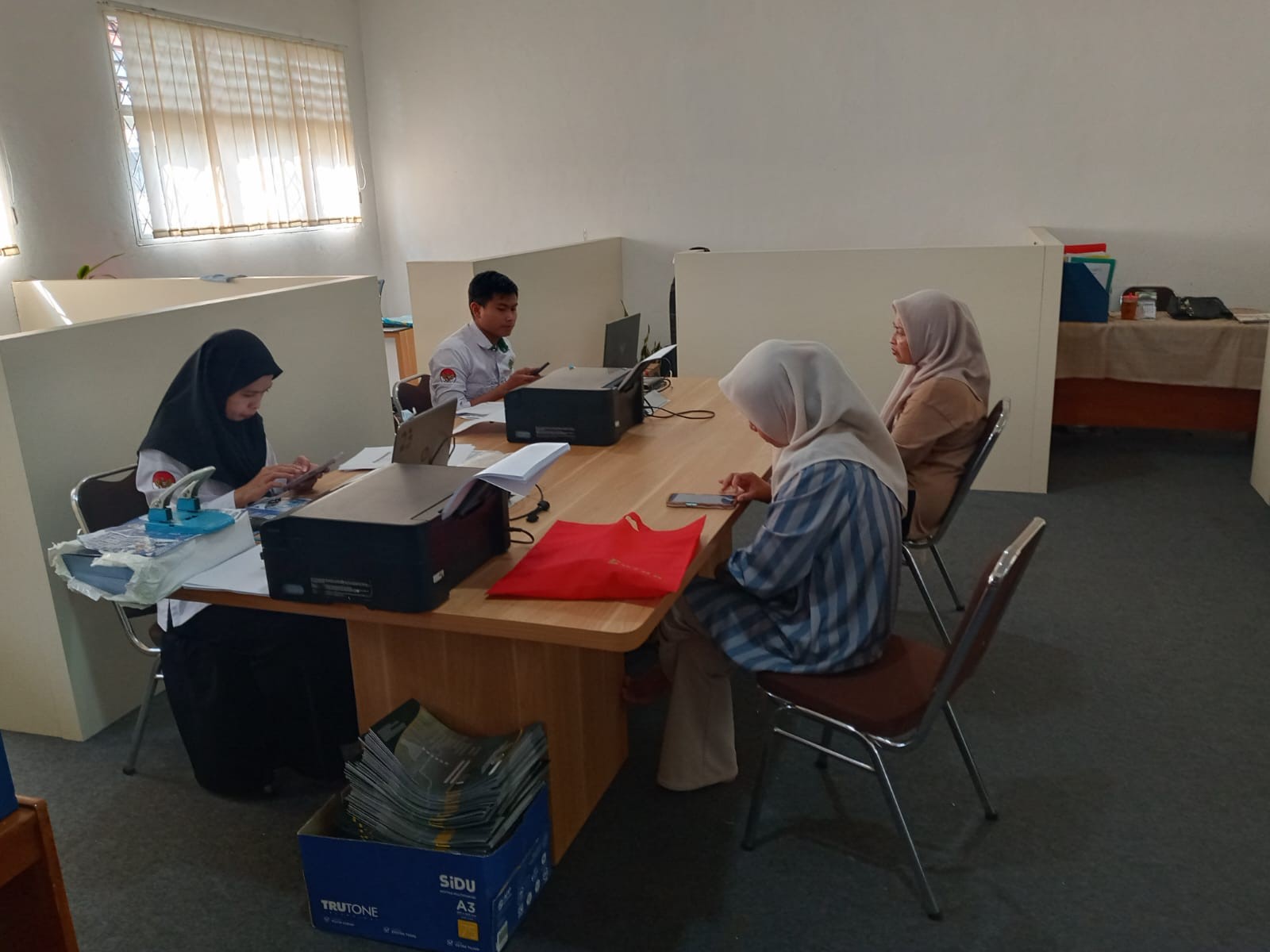 Sigap Melayani! Suasana Hangat Pendaftaran PPDB MAN 2 Bogor Hari Ini