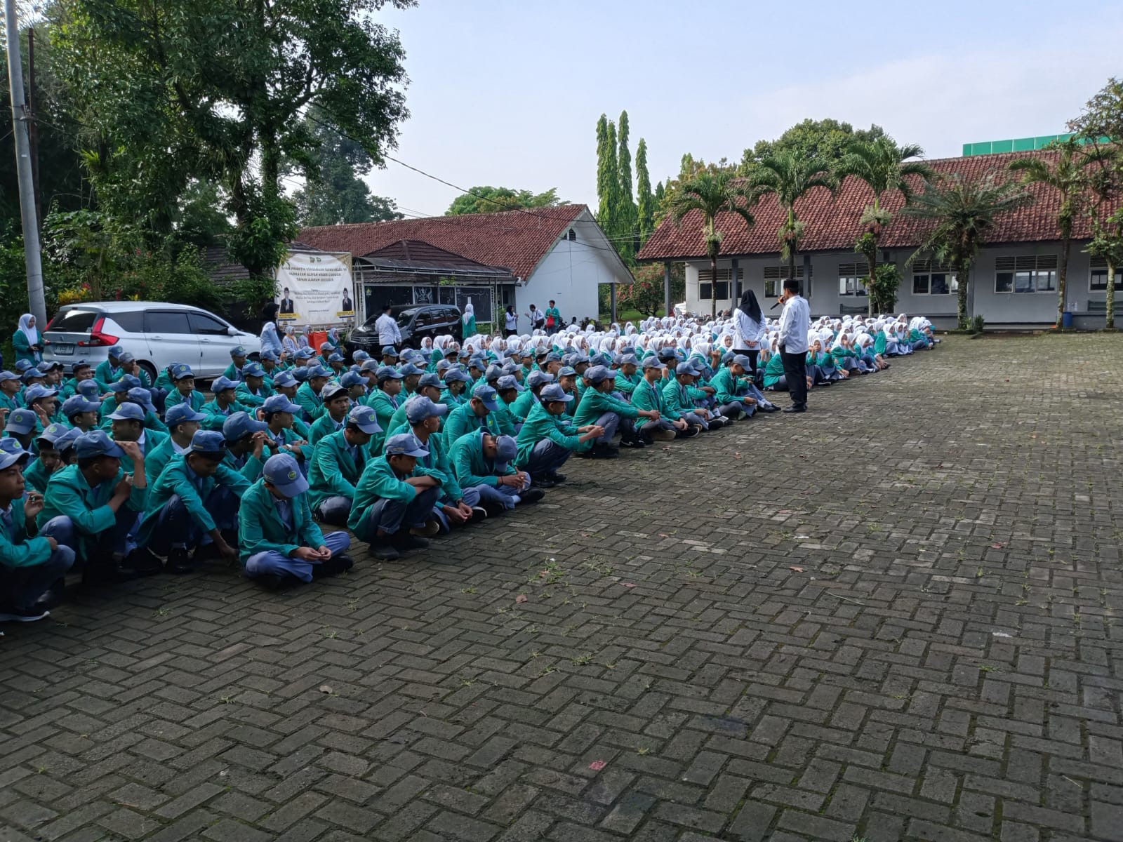 Pengumuman Pasca Upacara Terkait Program Madrasah dan Kedisiplinan