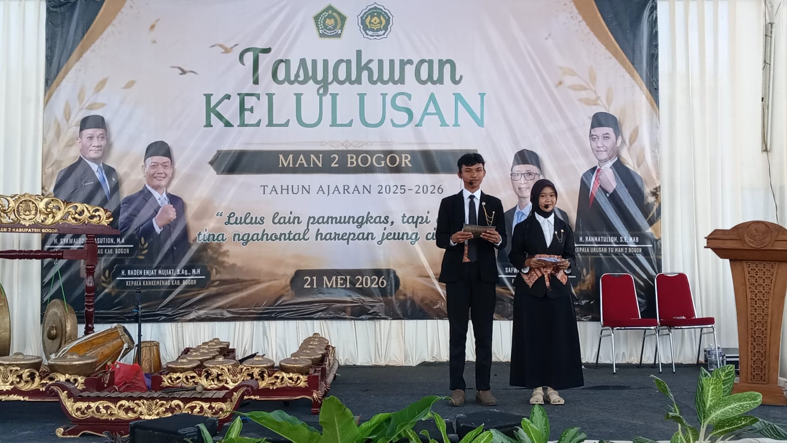 Dua Siswa Kelas XI Sukses Kawal Acara Tasyakuran dan Perpisahan Kelas