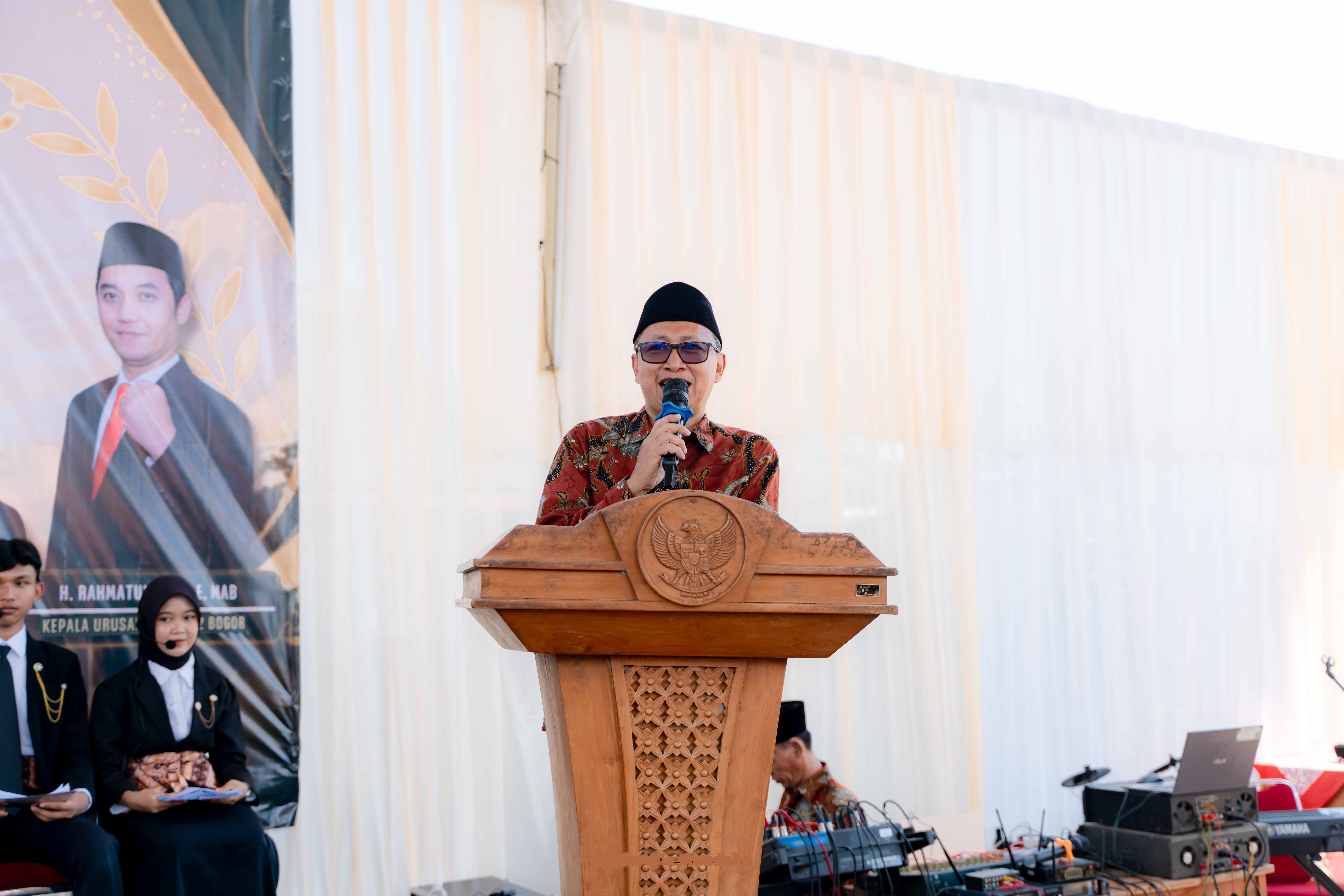 Kepala Madrasah Buka Acara Tasyakuran dan Perpisahan Kelas 