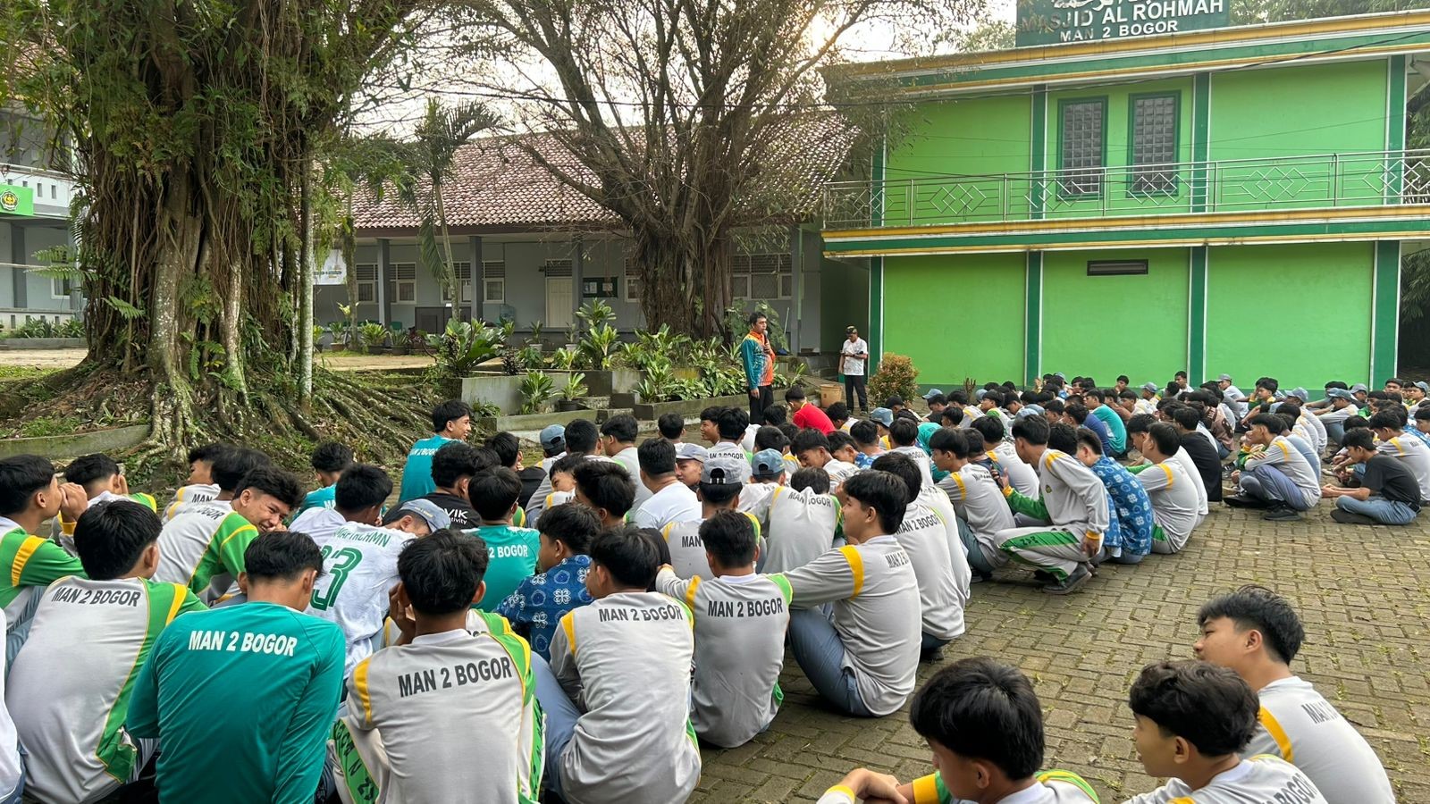 Bijak Bermedia Sosial untuk Jaga Etika dan Nama Baik Madrasah