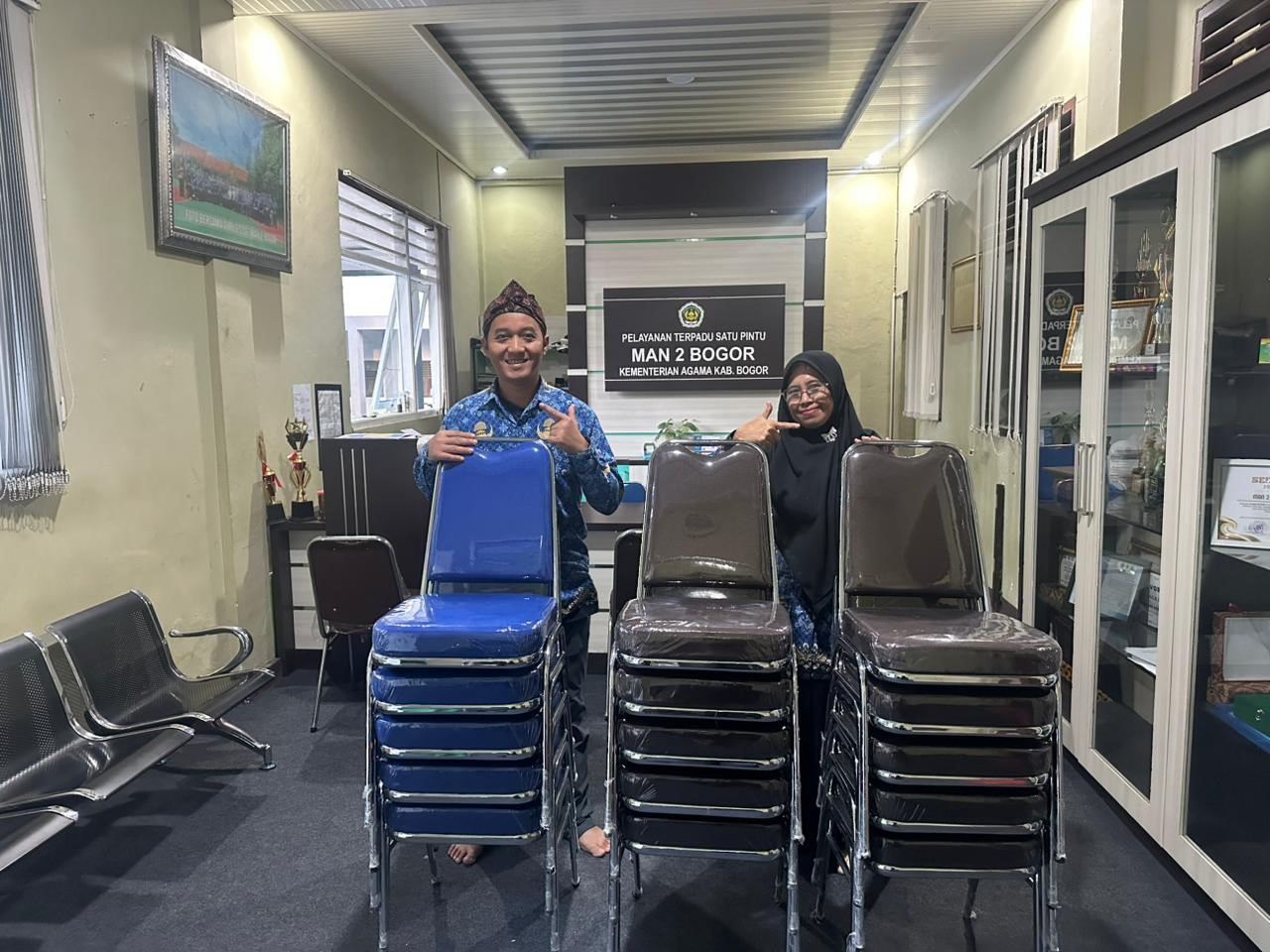 Dukungan untuk Sang Pendidik: Kursi Baru, Semangat Baru di Ruang Kelas