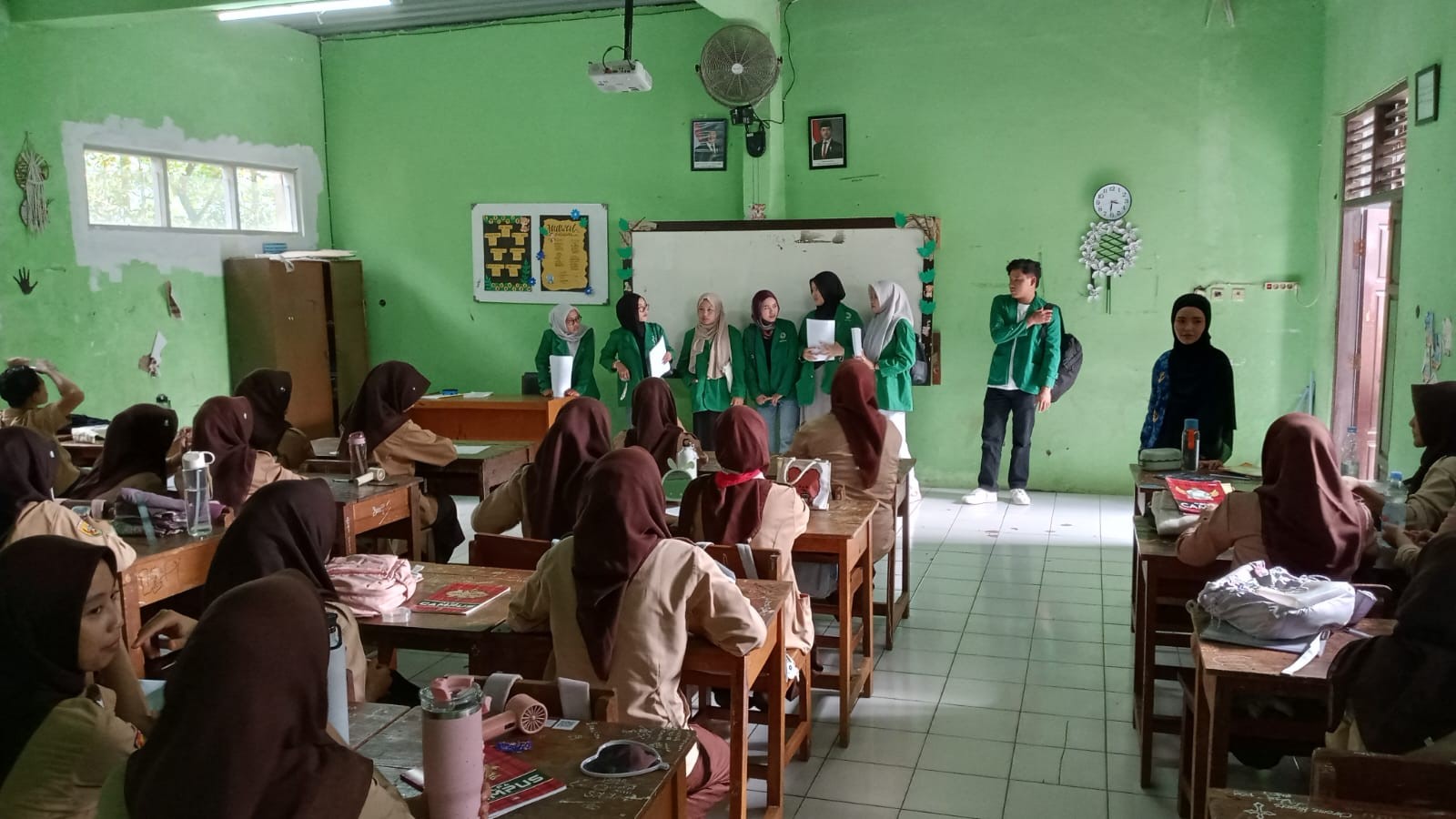 Perkuat Sinergi Akademik, Mahasiswa Universitas Islam Bogor Gelar Tes Kecerdasan di MAN 2 Bogor