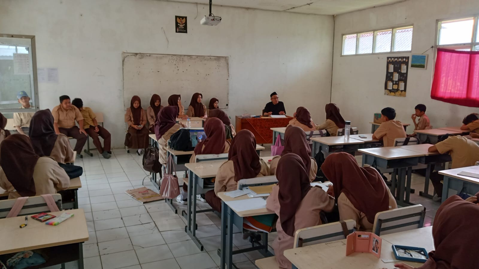 Transformasi Religi: Kilas Balik Perjalanan Islam Menjadi Mayoritas di Indonesia