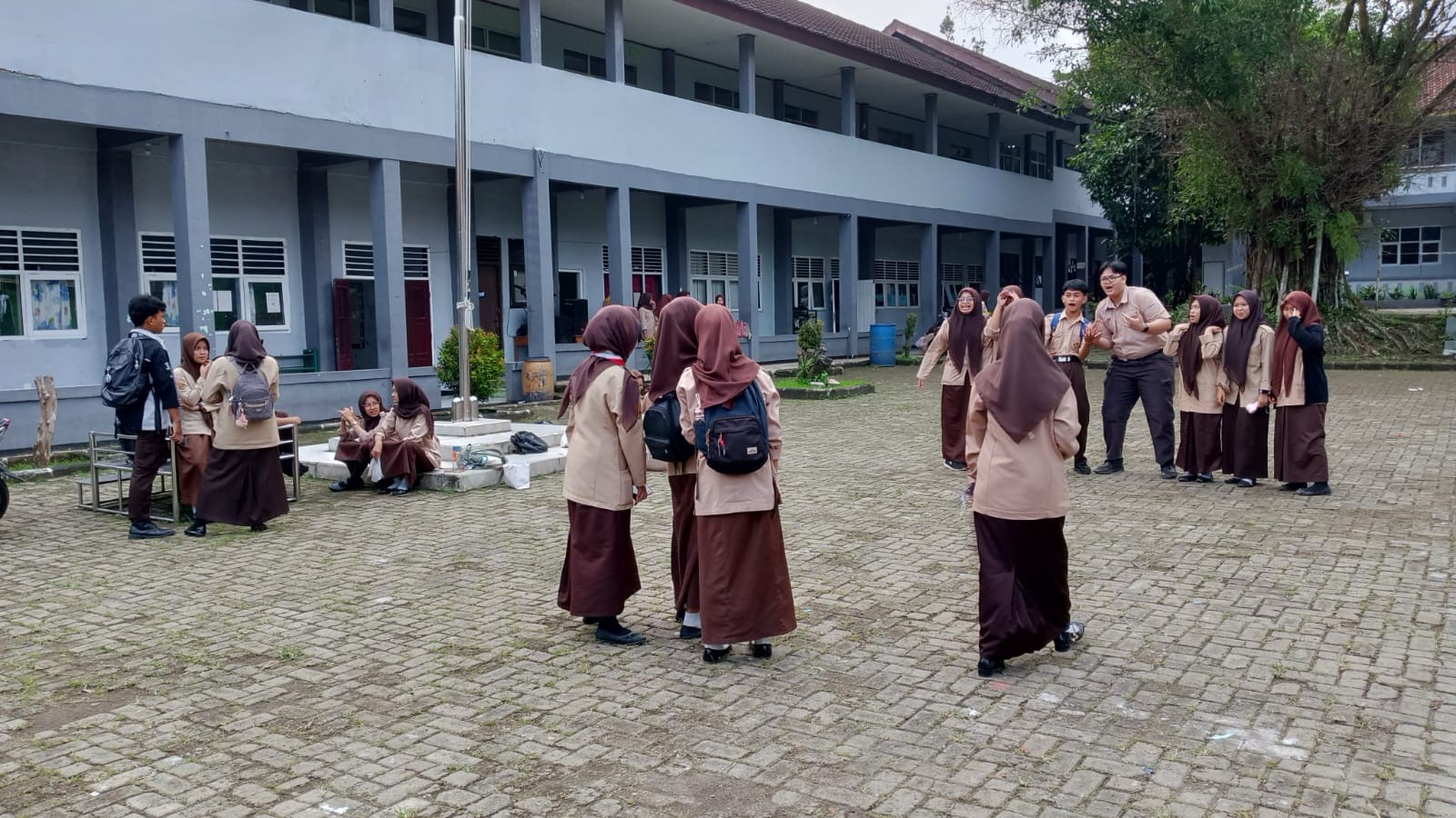 Lewat Lensa Siswa: Pesona MAN 2 Bogor dalam Video Promosi PPDB Karya Peserta Didik