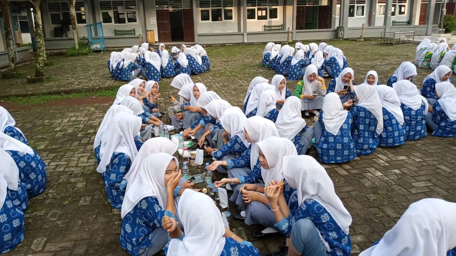Wujudkan Generasi Sehat, MAN 2 Bogor Gelar Aksi Makan Sehat Bergizi di Program RAHAJA