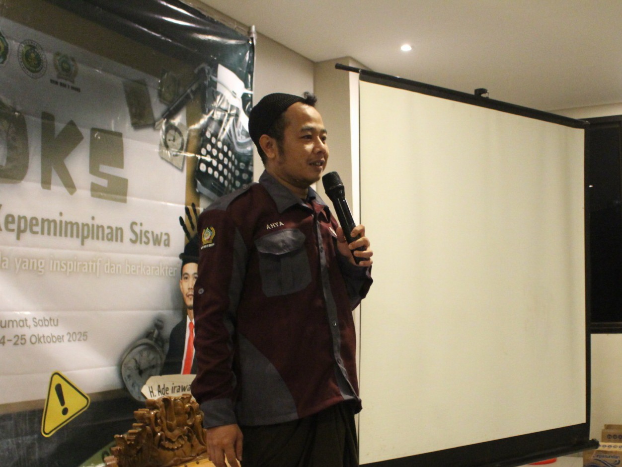 Ahmad Yani, S.Pd.I Latih Siswa MAN 2 Bogor Kuasai Mekanisme Persidangan yang Efektif dan Tertib