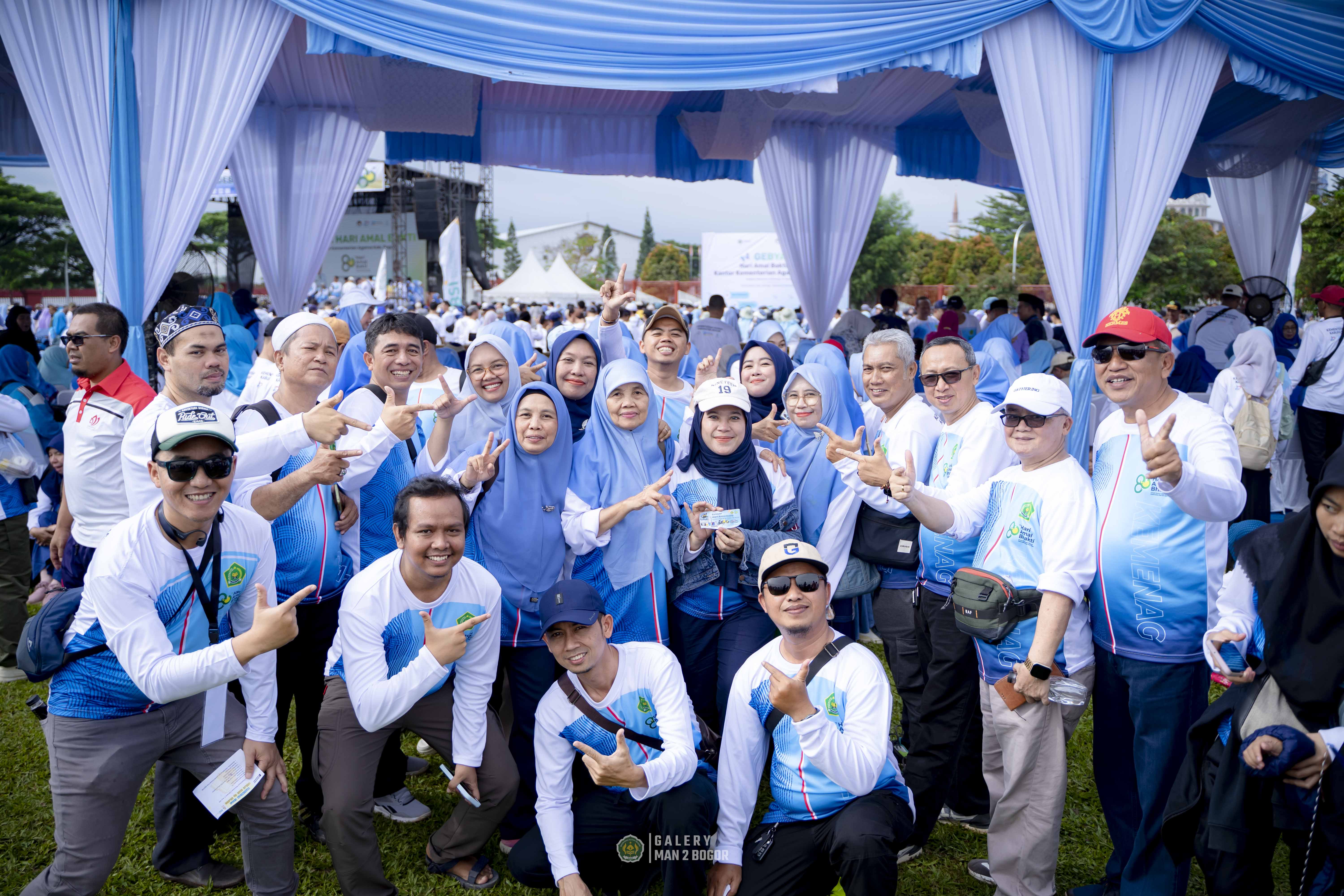 Tendik MAN 2 Bogor Semarakkan Gebyar Hari Amal Bakti Kemenag ke-80 Tingkat Kabupaten Bogor