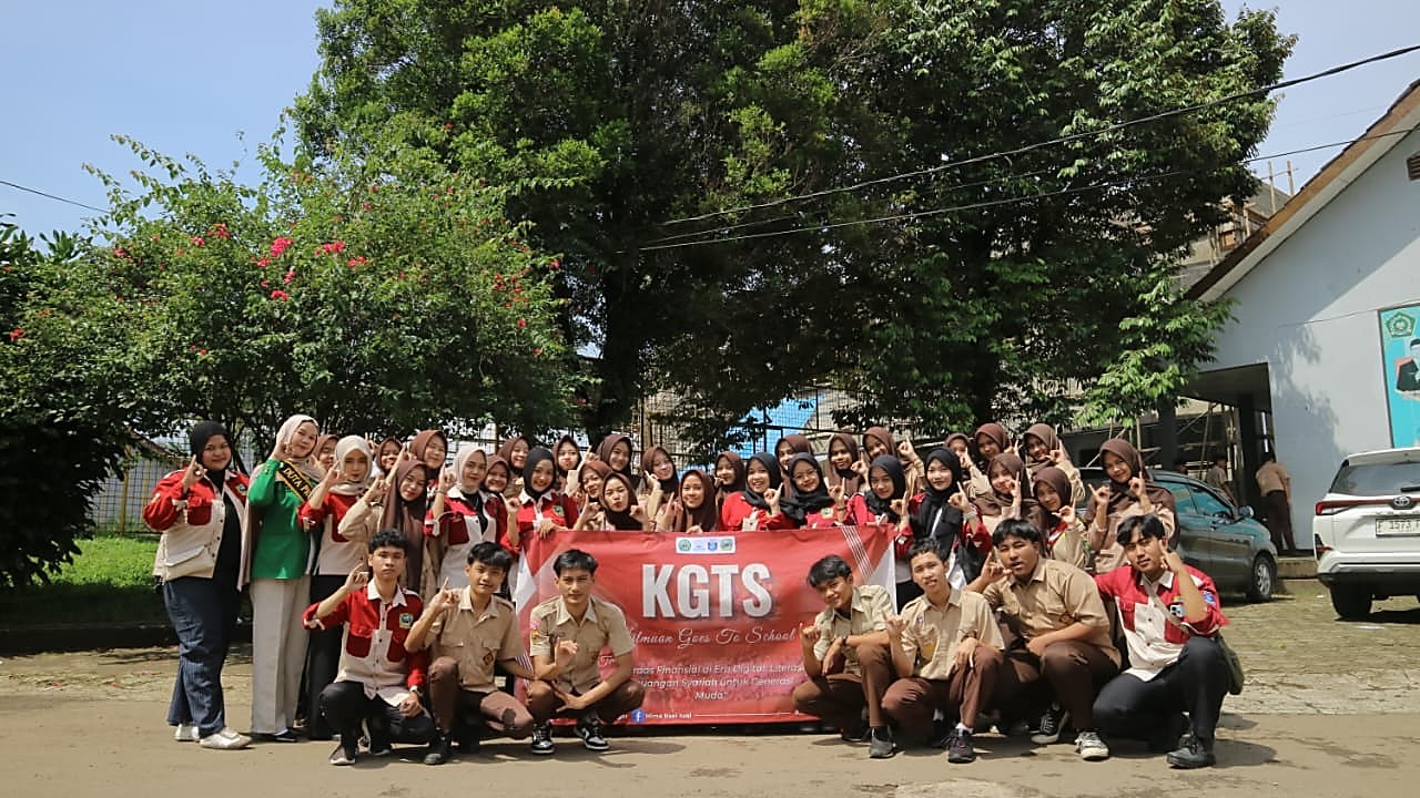 Himpunan Mahasiswa Prodi Ekonomi Syariah IUQI Mengadakan Kegiatan KGTS di MAN 2 Bogor