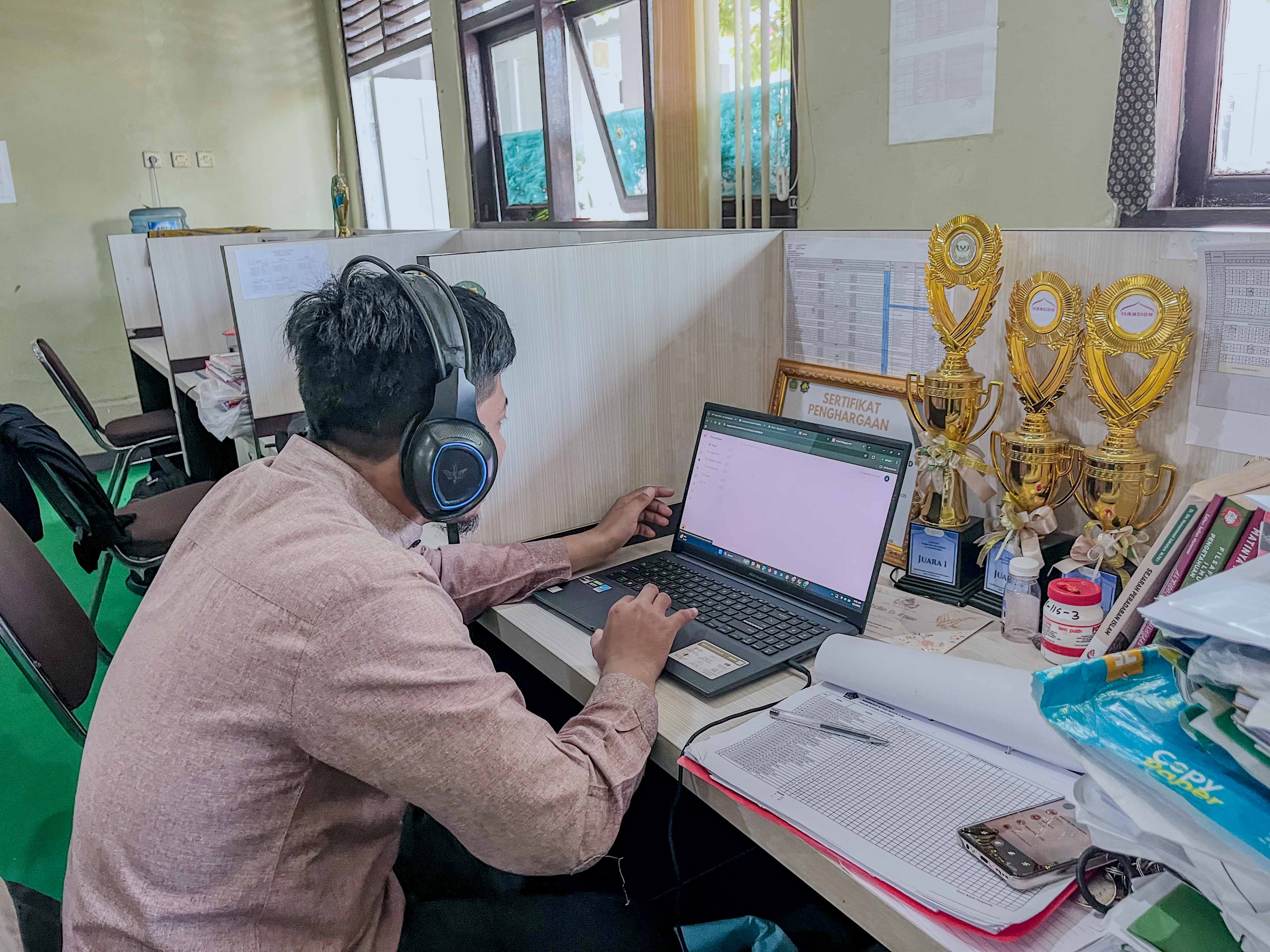 Hari Kedua Pembelajaran Daring, MAN 2 Bogor Pastikan Proses Belajar Tetap Efektif dan Disiplin