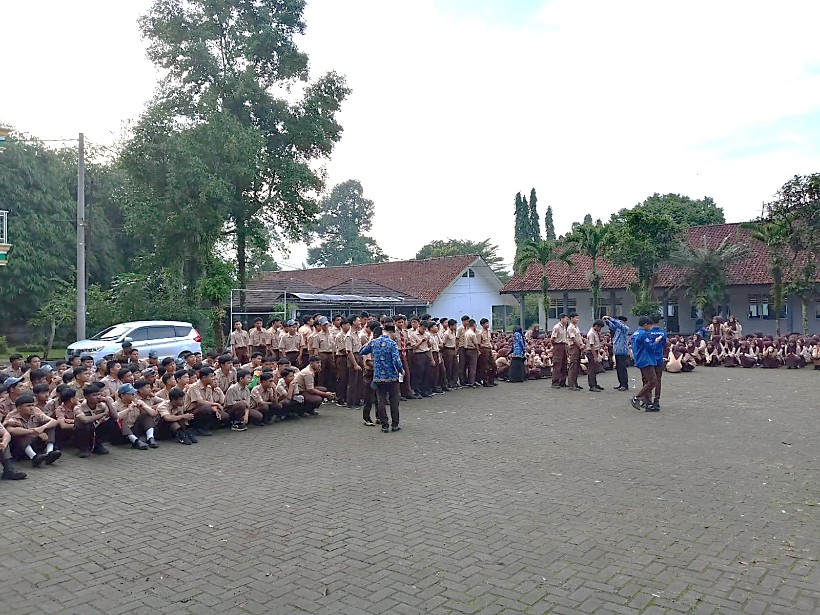 KASIH di Lapangan MAN 2 Bogor: Menanamkan Budaya Bersih dan Disiplin Sejak Dini