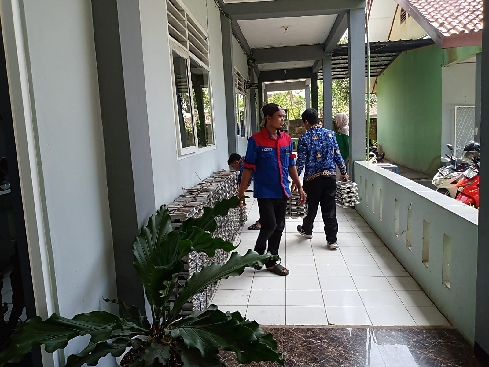 Kedatangan Tim Sopir MBG di MAN 2 Bogor Disambut Tertib oleh Tim Sekolah