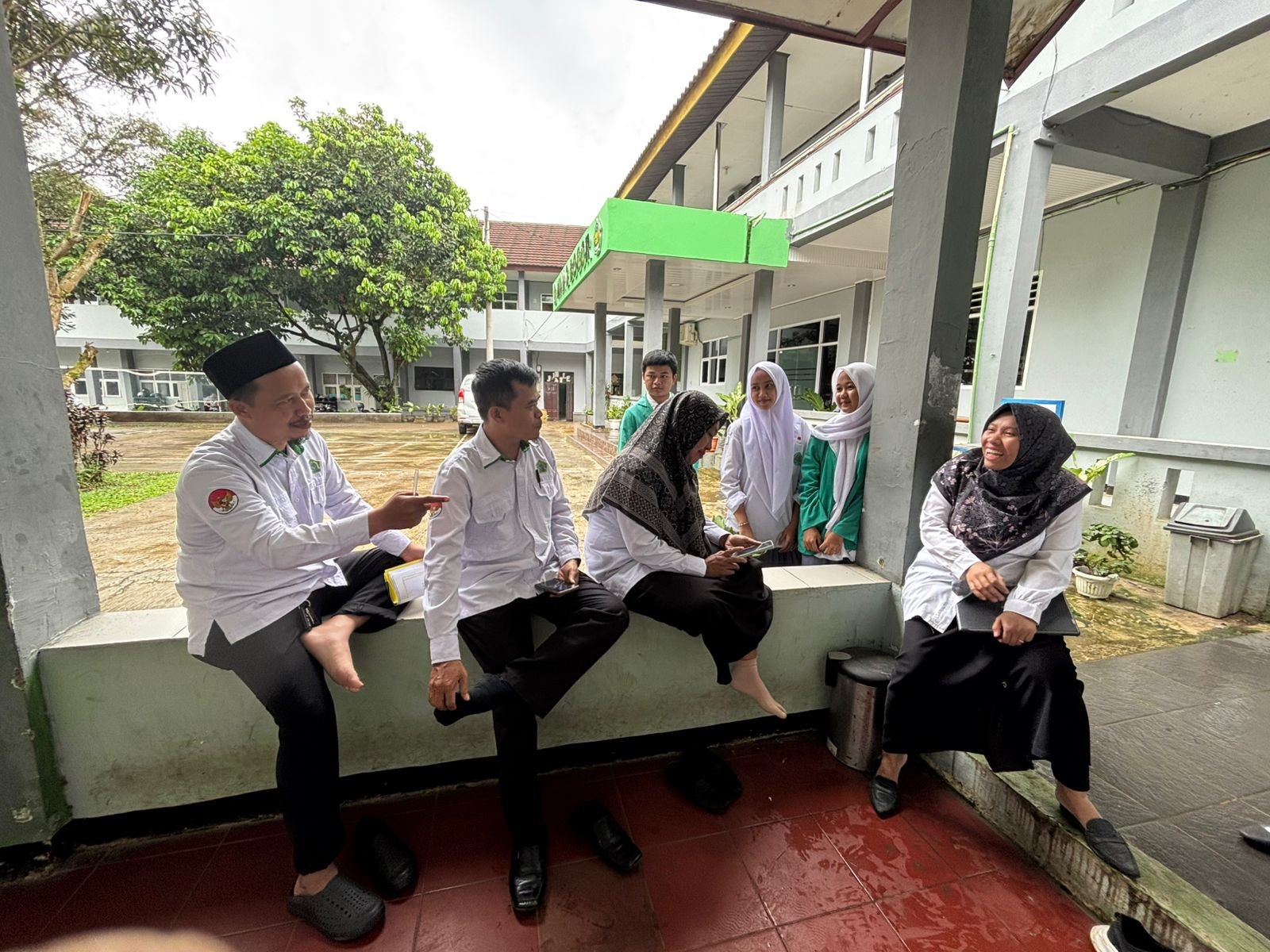 Pembimbing OSN MAN 2 Bogor Siapkan Siswa untuk Mengikuti Lomba OSN