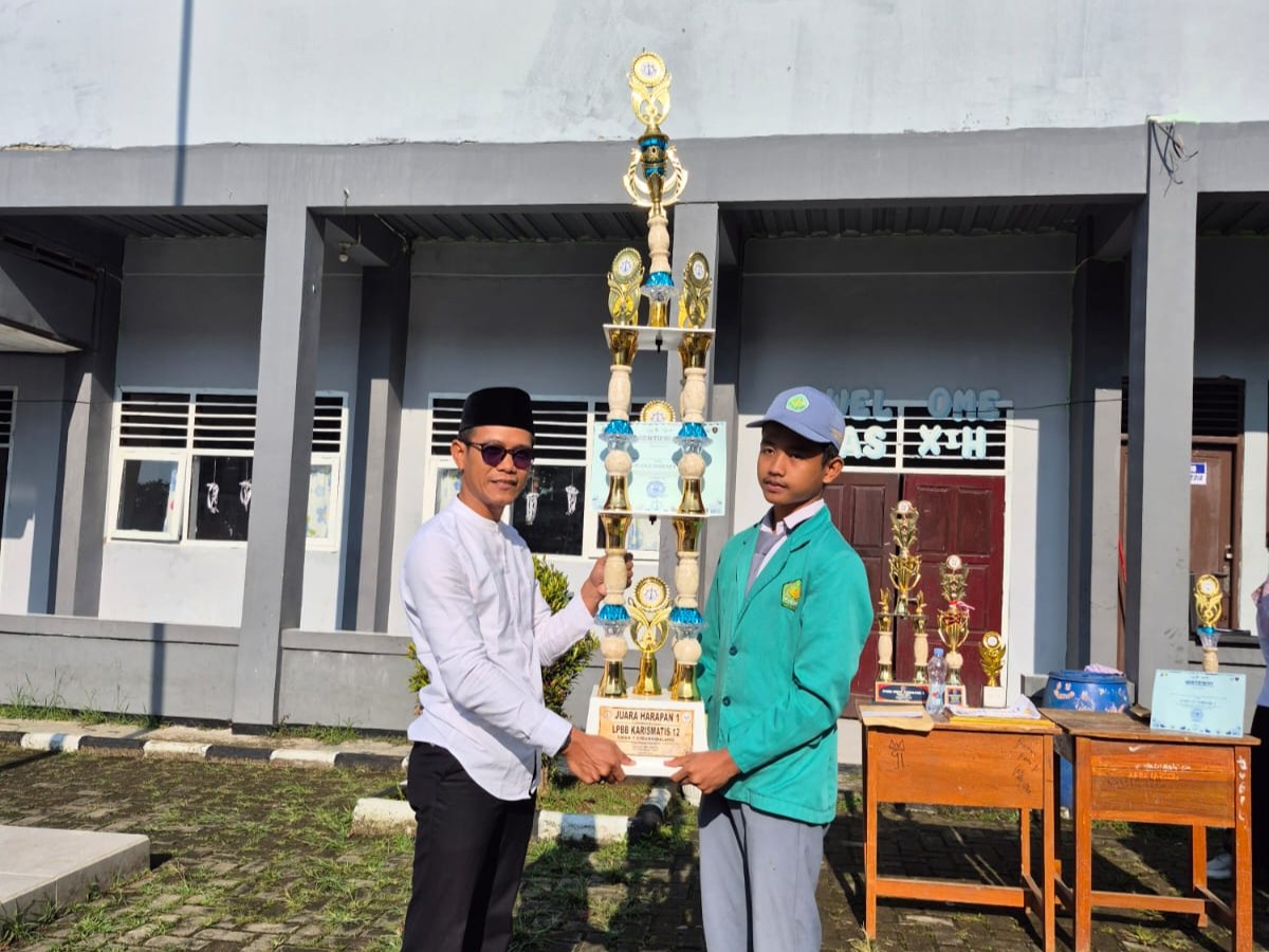 Tim Paskibra MAN 2 Bogor Raih Juara Harapan 1 di Ajang KARISMATIS 12