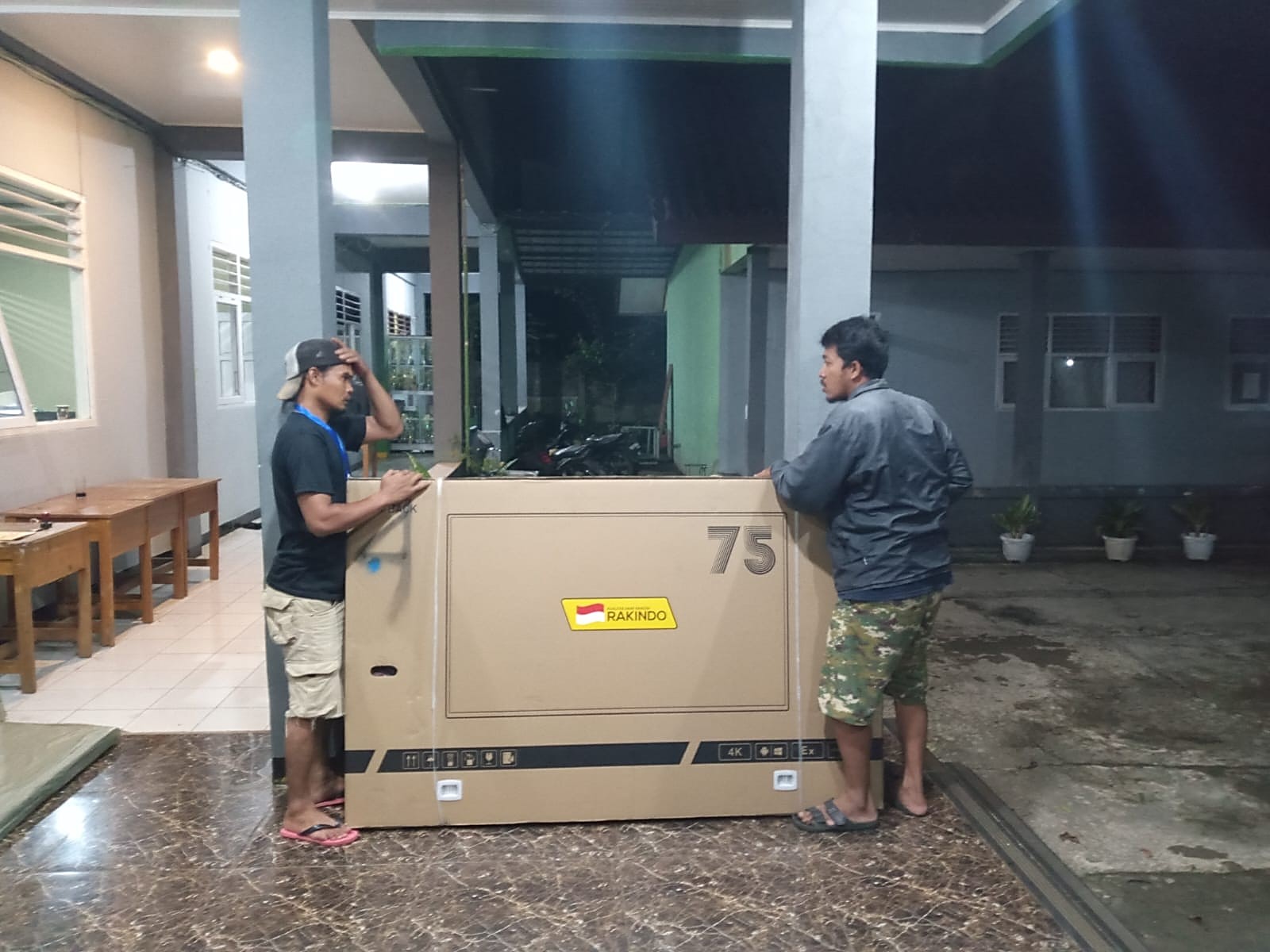 MAN 2 Bogor Terima Bantuan 4 Unit TV Digital, Kepala Madrasah Sampaikan Terima Kasih