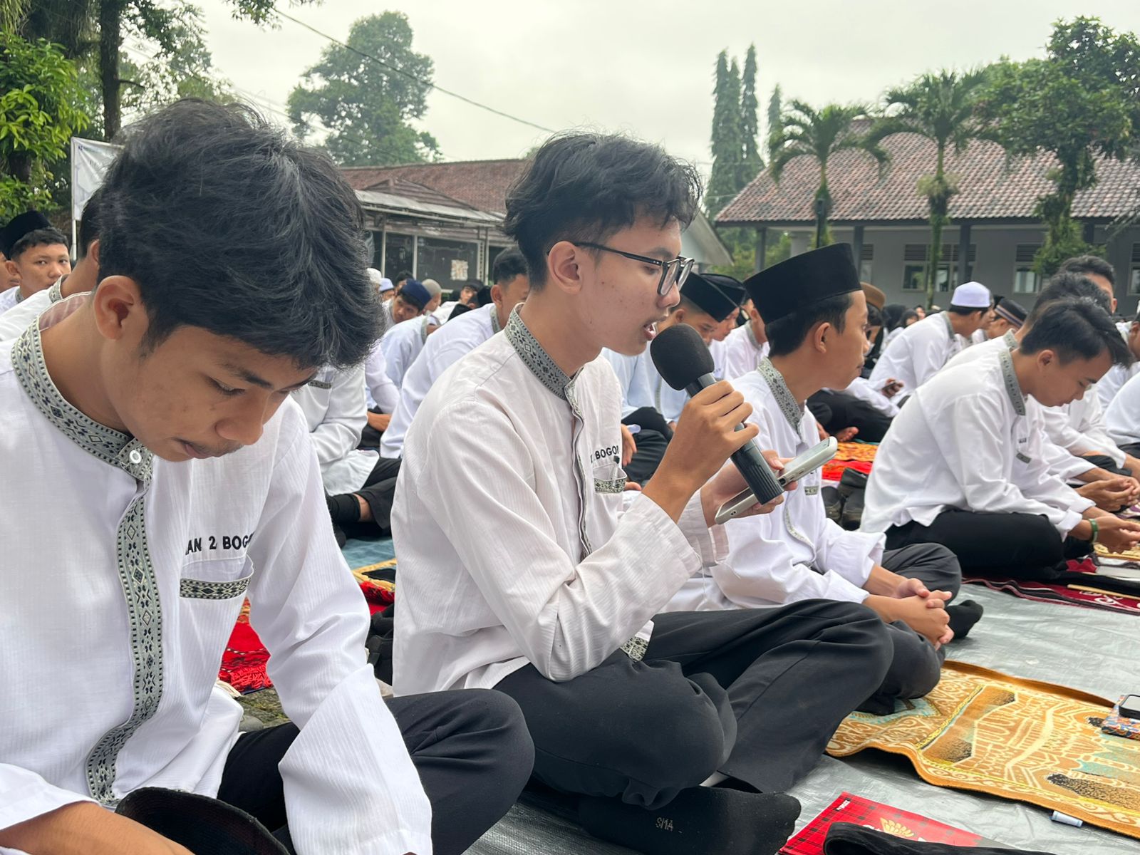 MAN 2 Bogor Laksanakan Zikir Bersama Usai Sholat Dhuha sebagai Penguatan Spiritual Peserta Didik