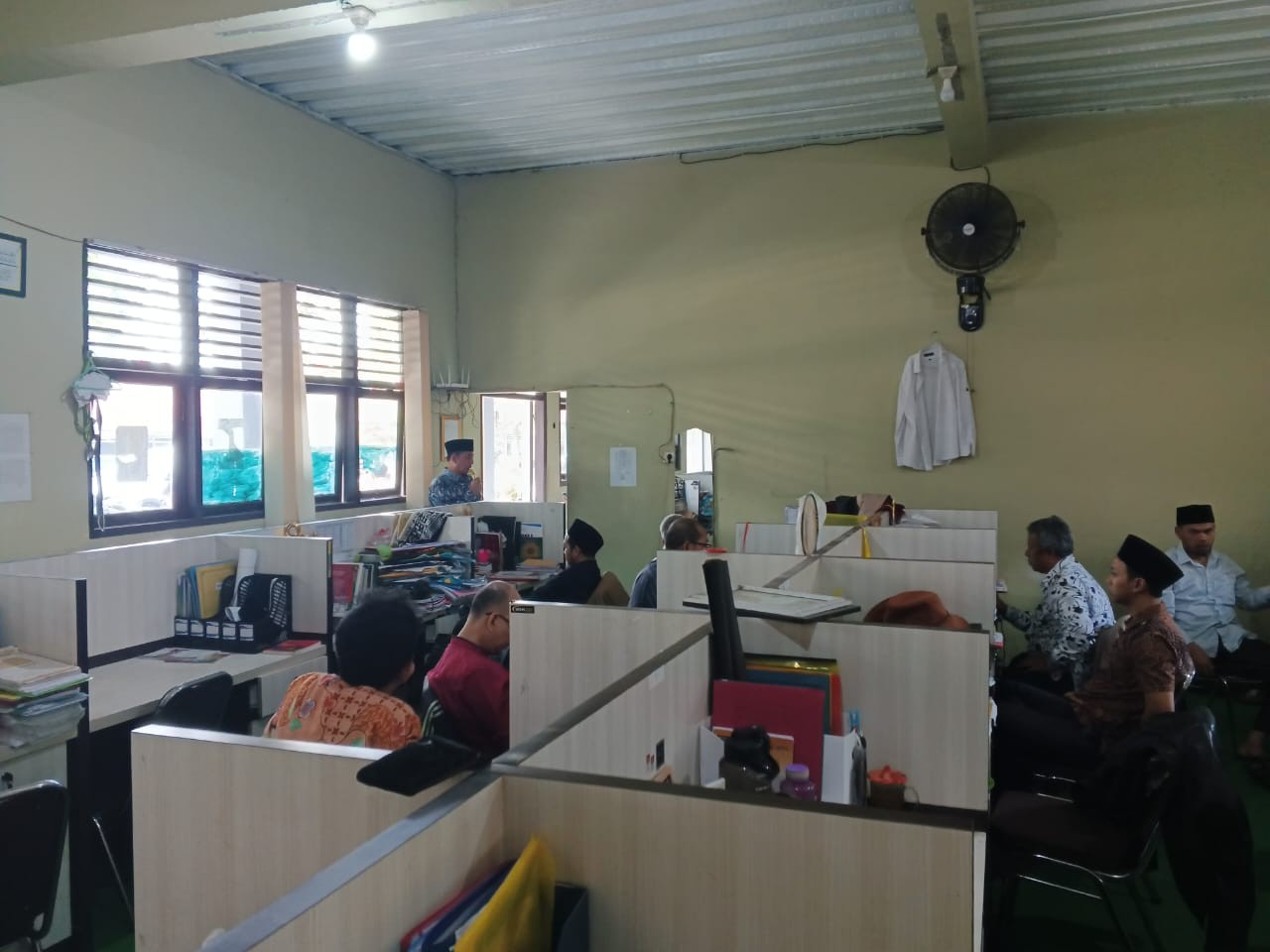 TENAGA PENDIDIK MAN 2 BOGOR LAKSANAKAN BREAFING EVALUASI DAN RENCANA PROGRAM BERSAMA WAKA KURIKULUM