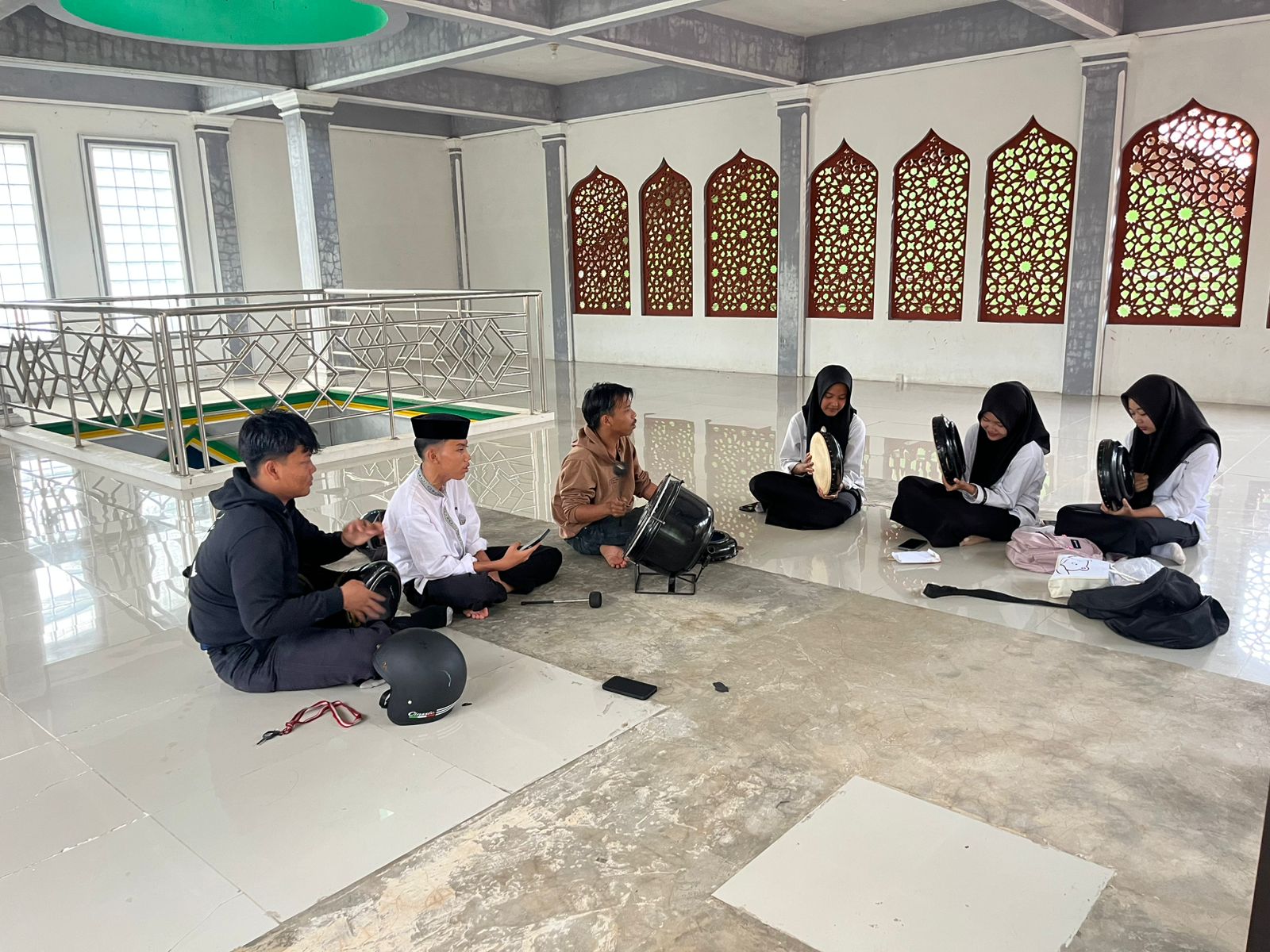 Ekskul Hadroh MAN 2 Bogor Latih Siswa Mengatur Ritme dan Kolaborasi Grup